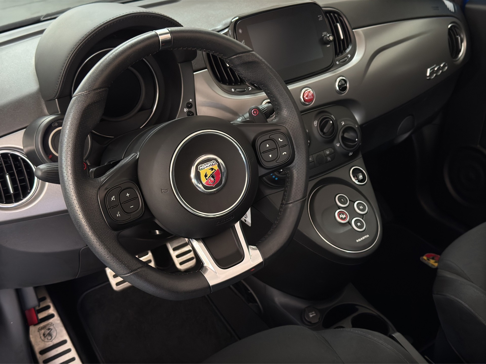 FIAT 595C 1.4 16V Turbo Abarth F595 Dualogic-image-16