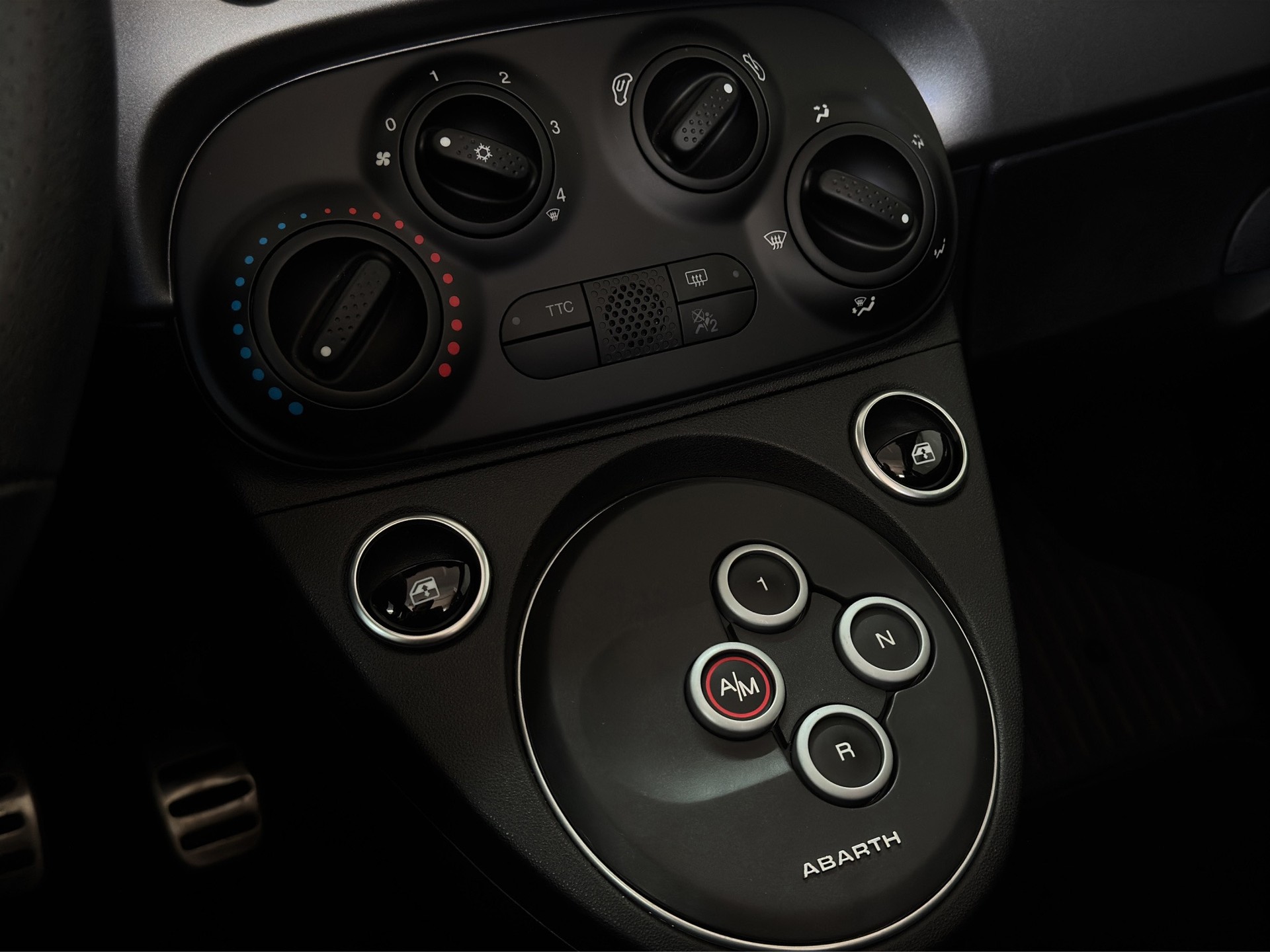 FIAT 595C 1.4 16V Turbo Abarth F595 Dualogic-image-20