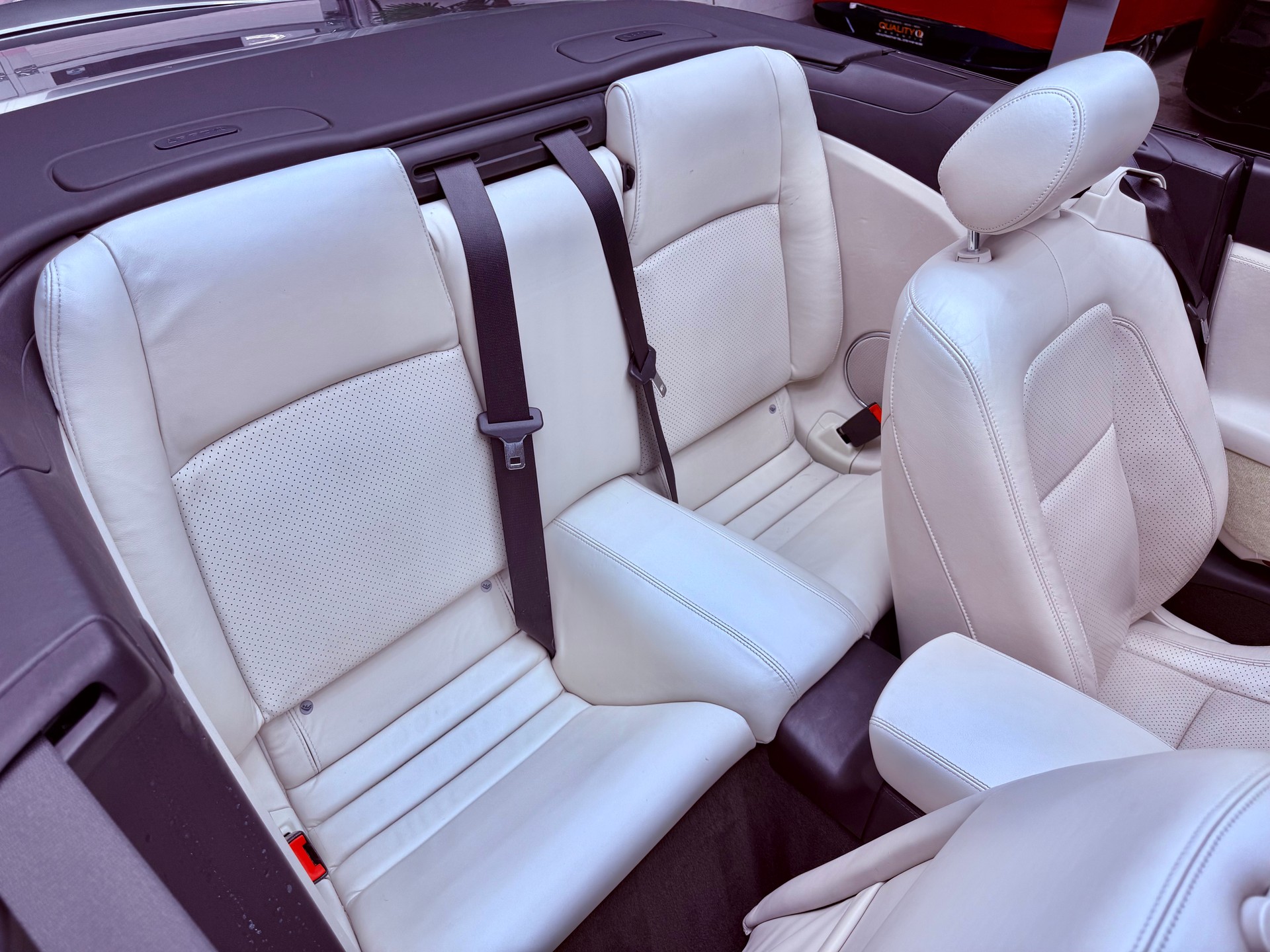 JAGUAR XKR 4.2 V8 Supercharged Automatic Convertible-image-26