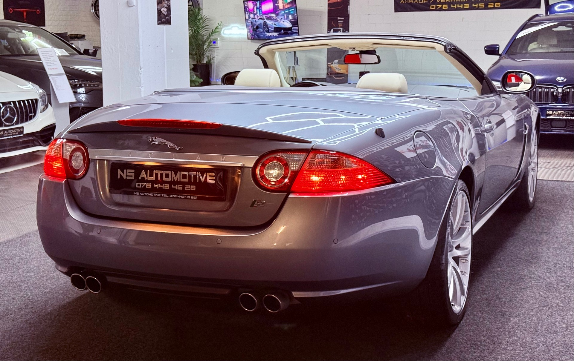 JAGUAR XKR 4.2 V8 Supercharged Automatic Convertible-image-3