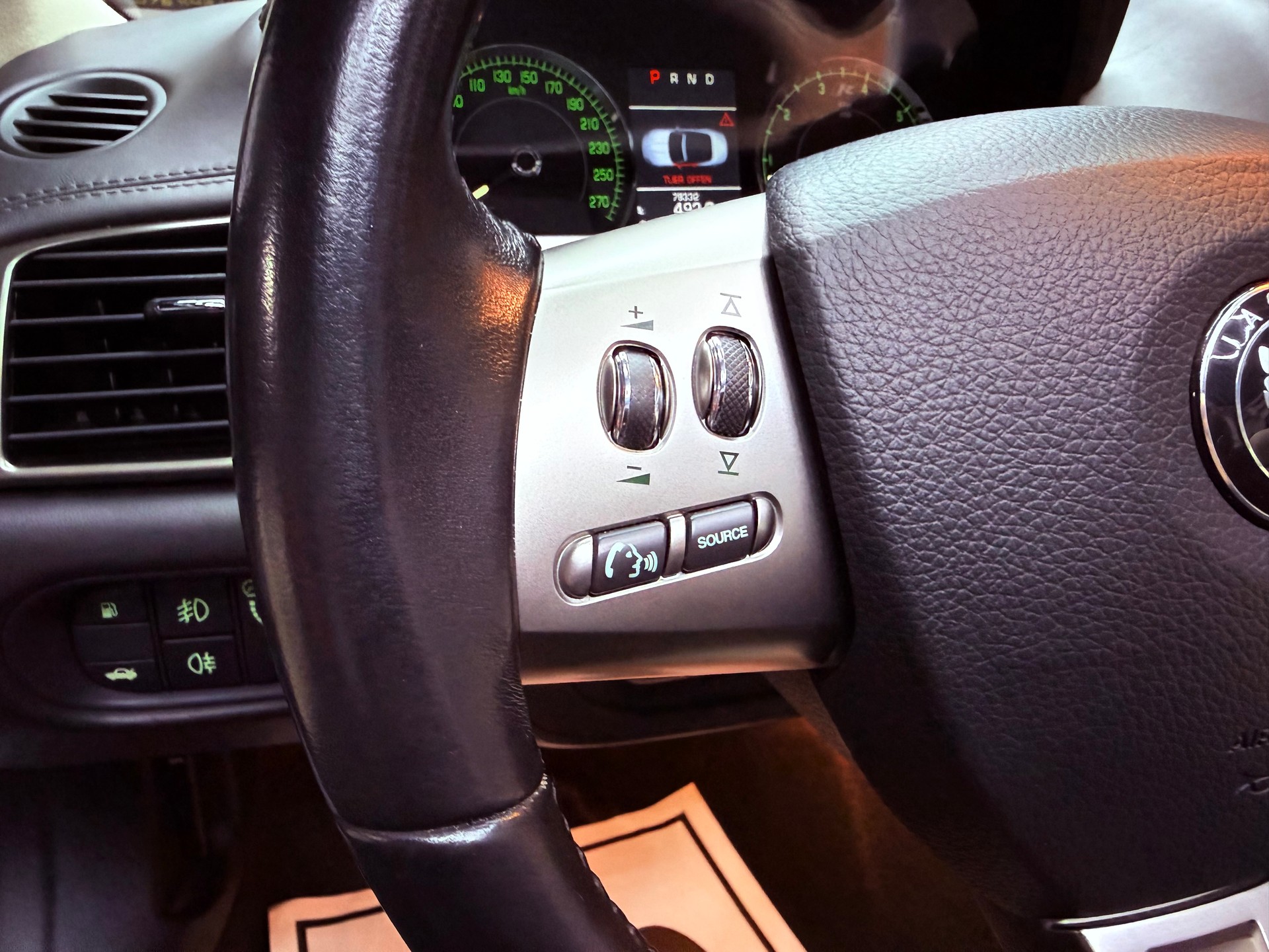 JAGUAR XKR 4.2 V8 Supercharged Automatic Convertible-image-18