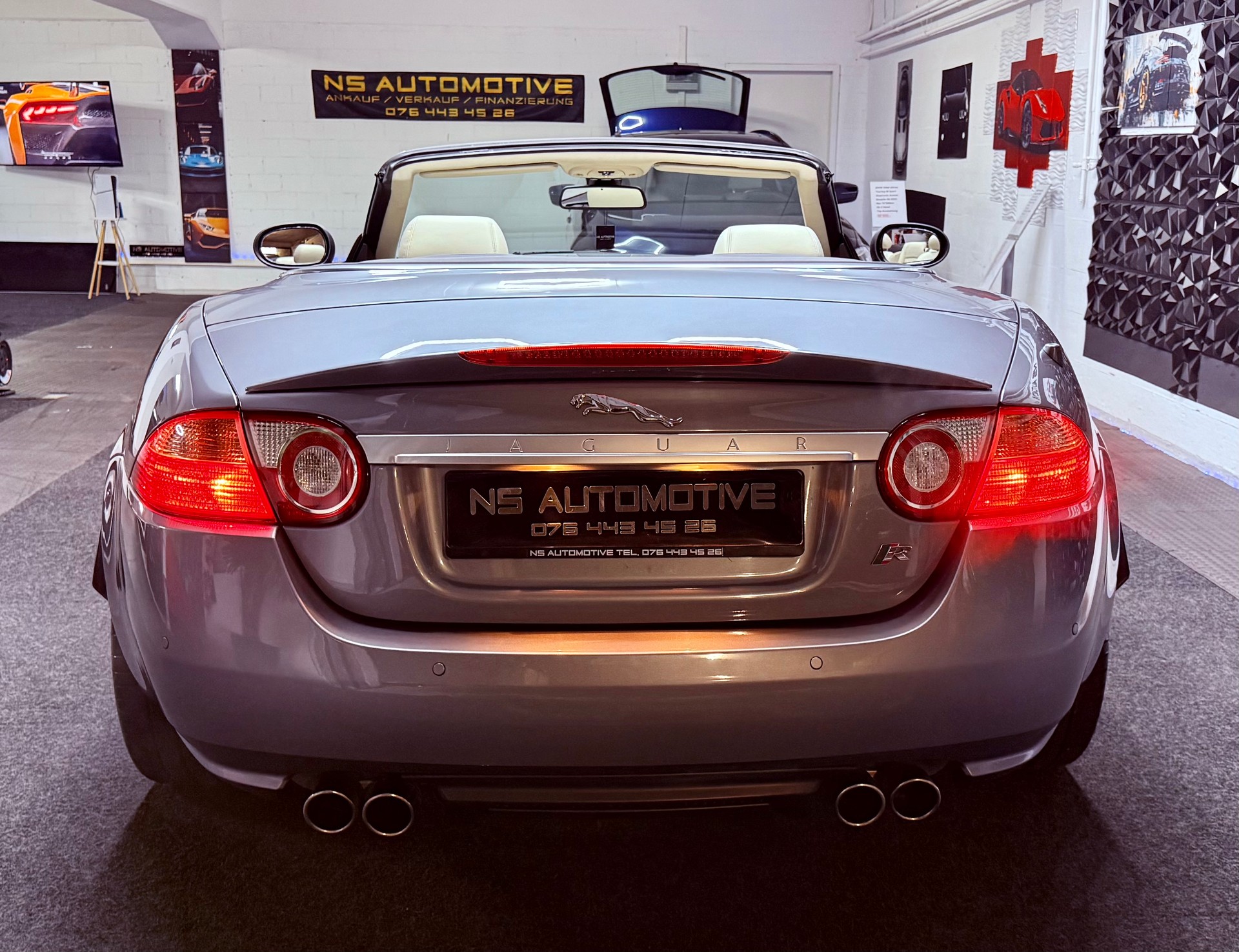 JAGUAR XKR 4.2 V8 Supercharged Automatic Convertible-image-4