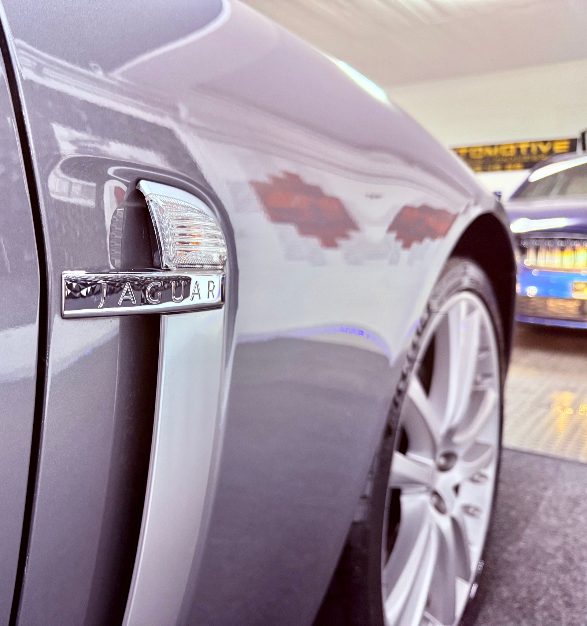 JAGUAR XKR 4.2 V8 Supercharged Automatic Convertible-image-27