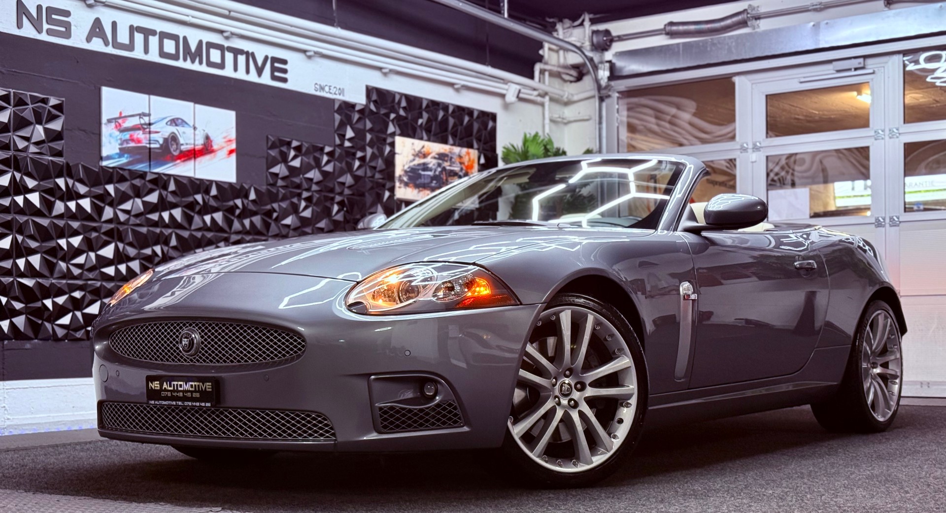 JAGUAR XKR 4.2 V8 Supercharged Automatic Convertible-image-6