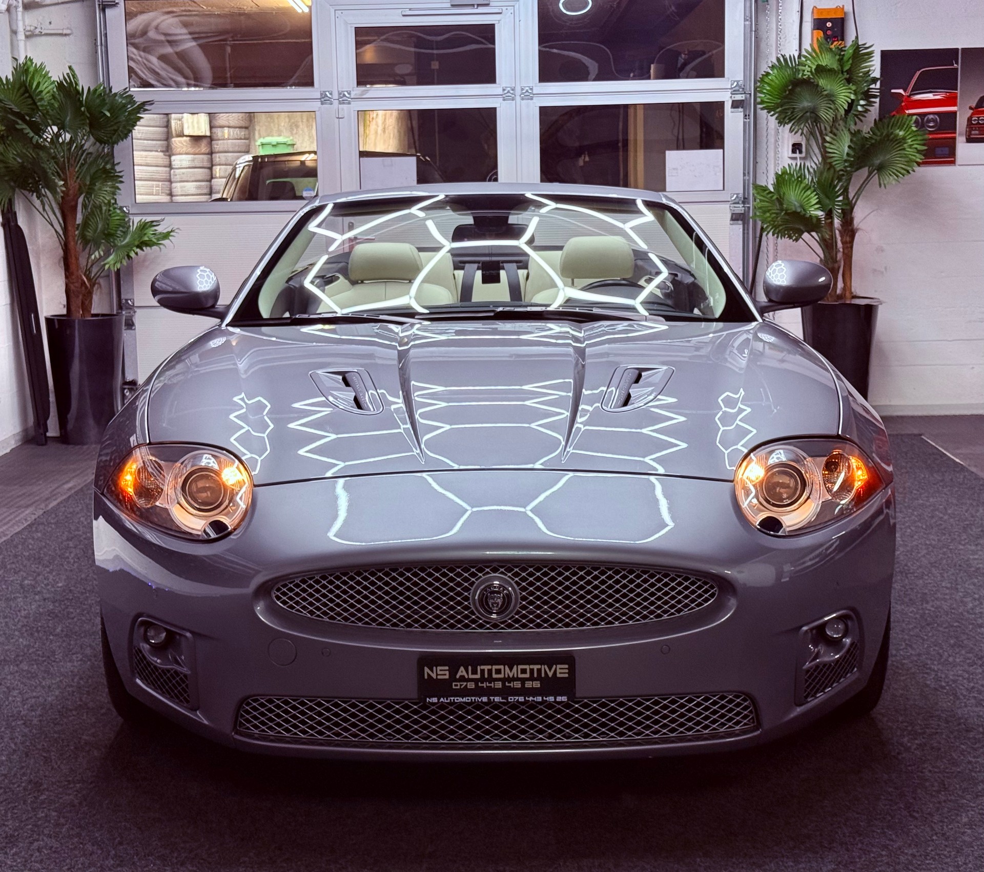 JAGUAR XKR 4.2 V8 Supercharged Automatic Convertible-image-1