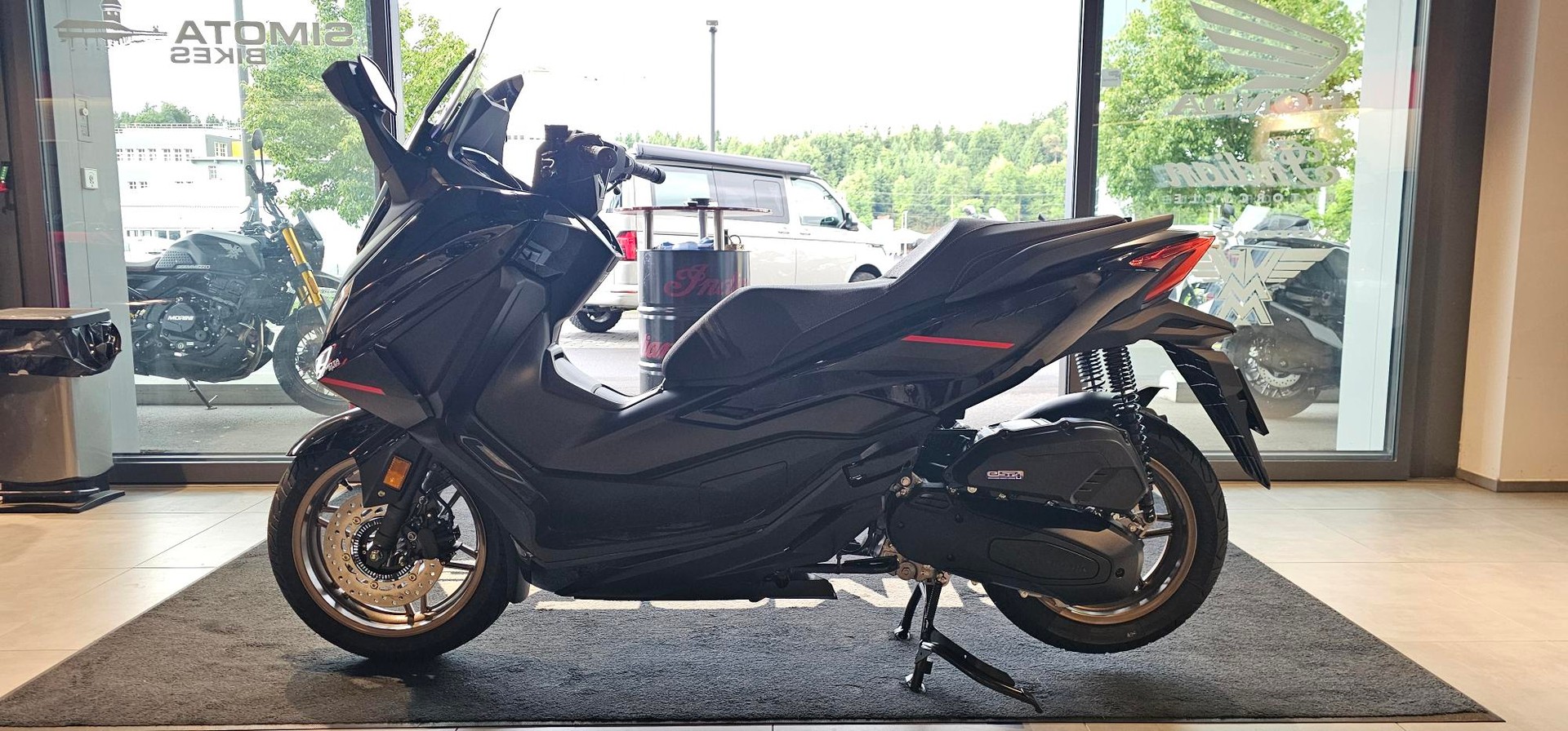 HONDA Nss 125 Forza Special Edition-showroom-element-1
