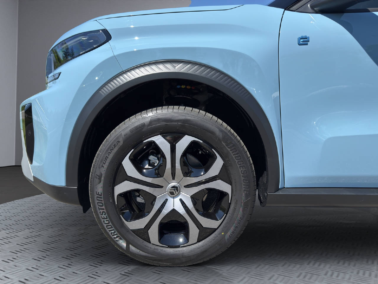 CITROEN e-C3 Aircross Plus-image-11