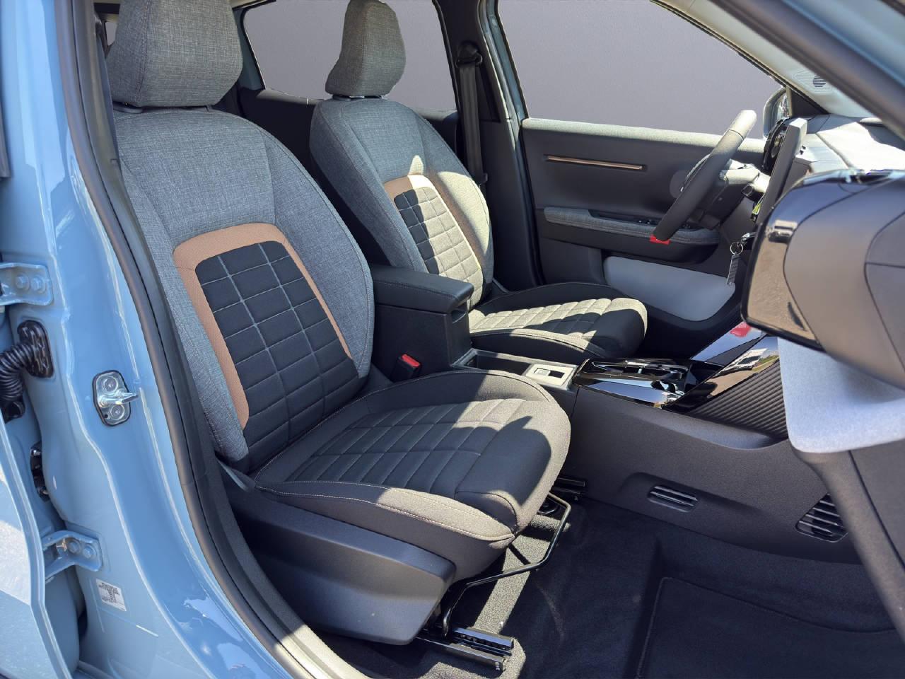 CITROEN e-C3 Aircross Plus-image-8