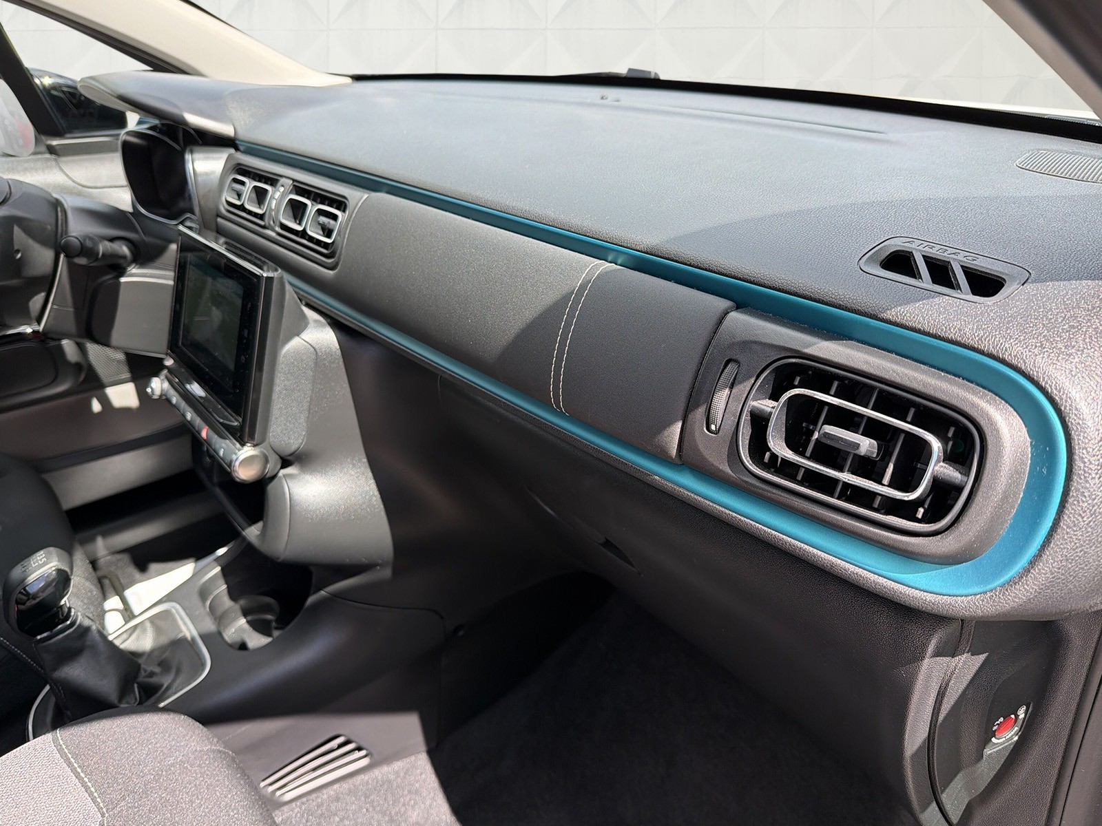 CITROEN C3 1.2i Swiss Edition-image-11