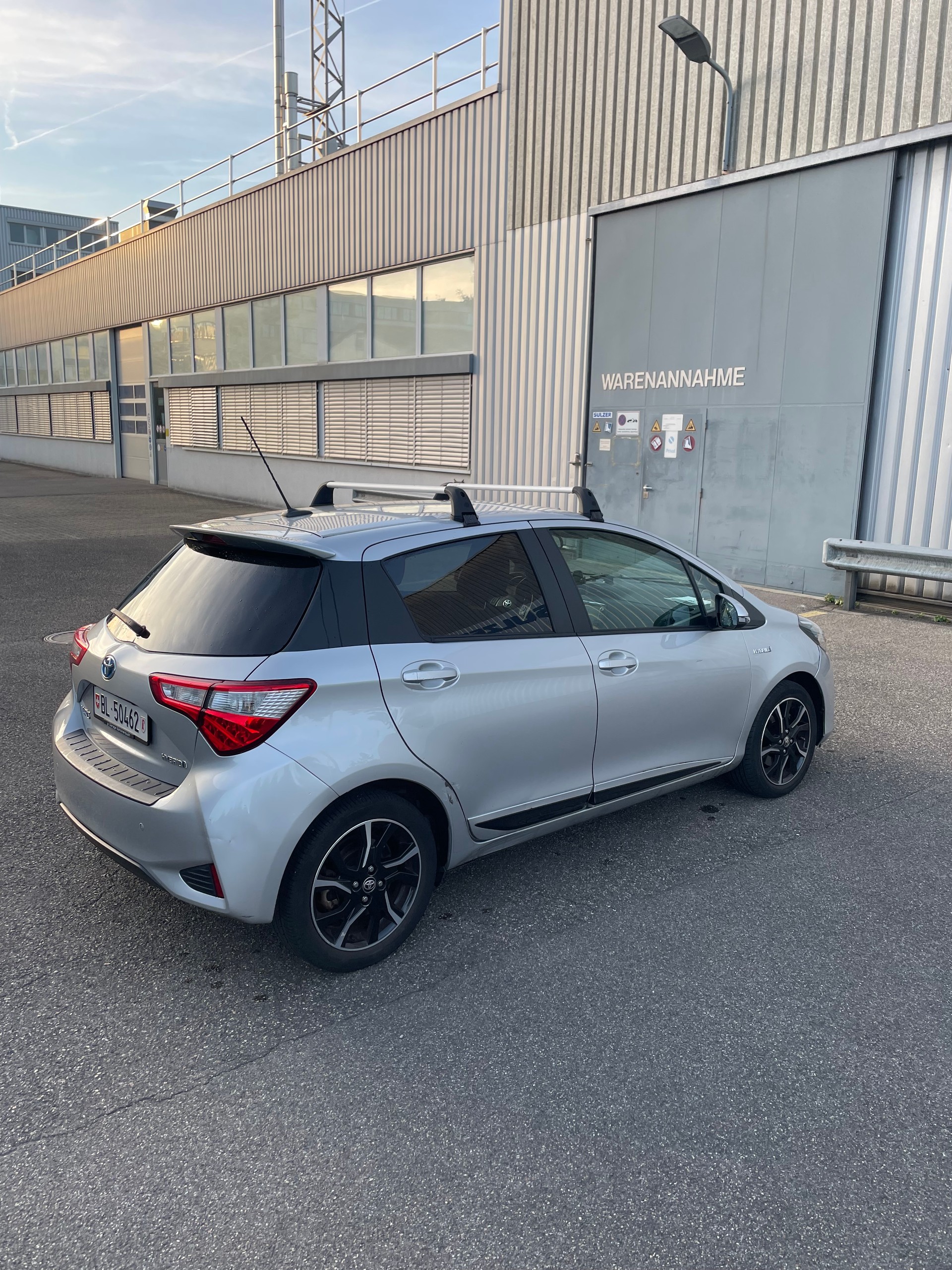 TOYOTA 1.5 VVT-i HSD Premium-image-1