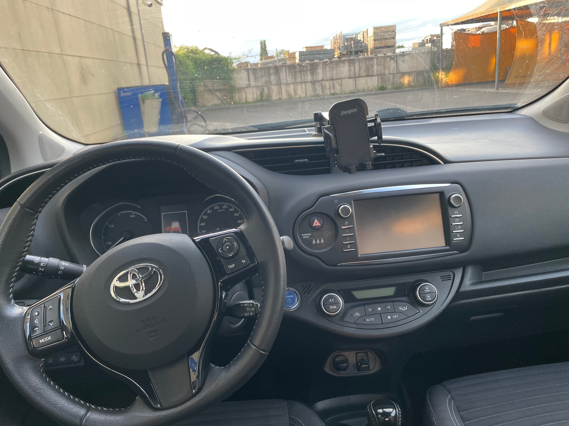 TOYOTA 1.5 VVT-i HSD Premium-image-3