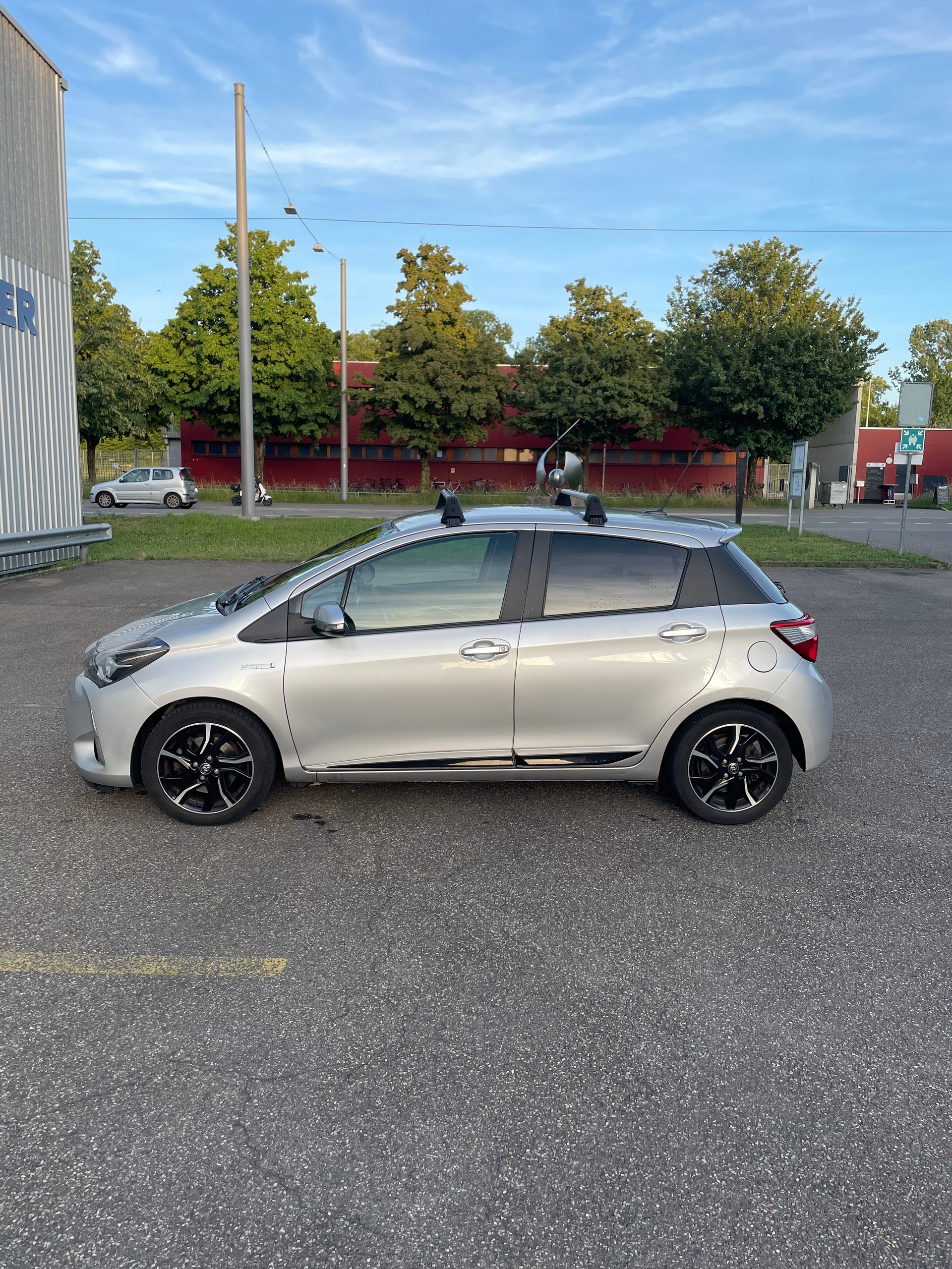 TOYOTA 1.5 VVT-i HSD Premium-image-0