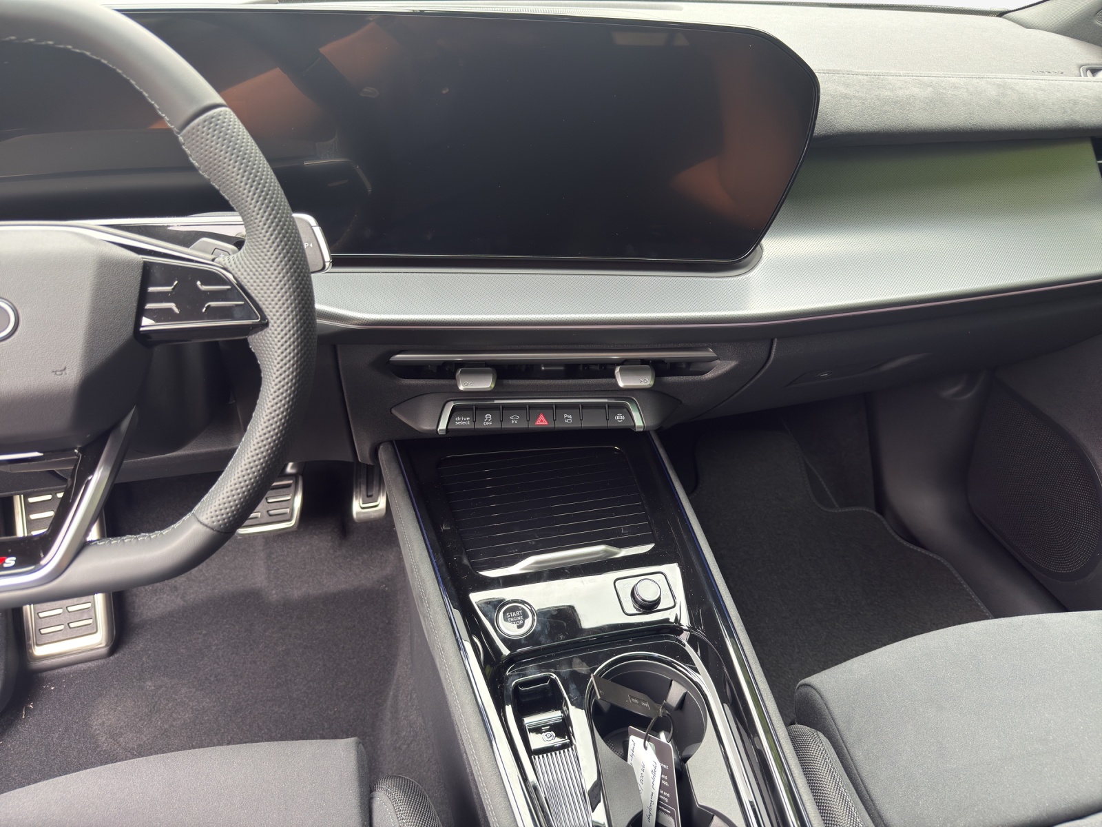AUDI Q3 SUV e-hybrid 200 kW S tronig-image-9