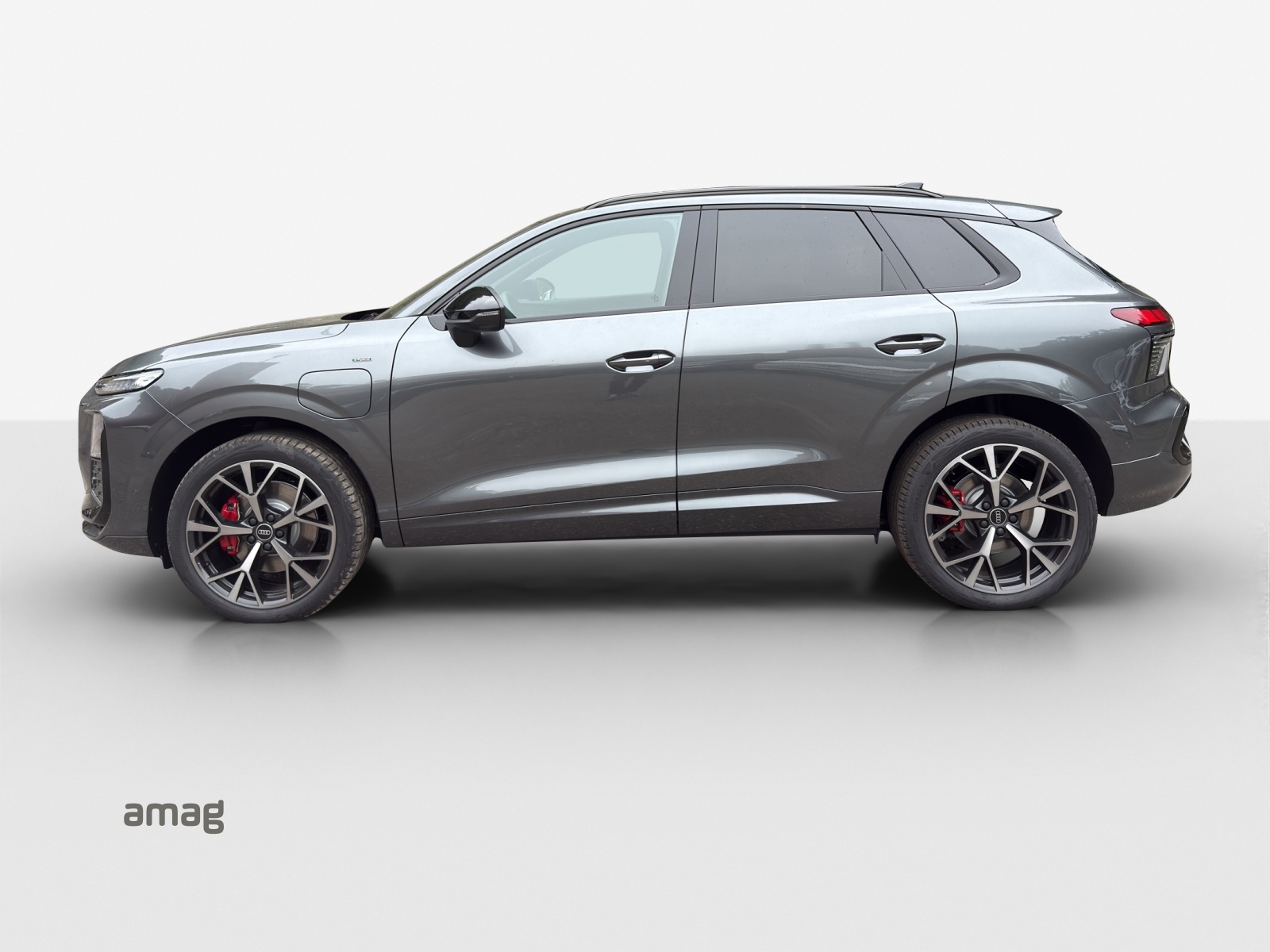 AUDI Q3 SUV e-hybrid 200 kW S tronig-image-3