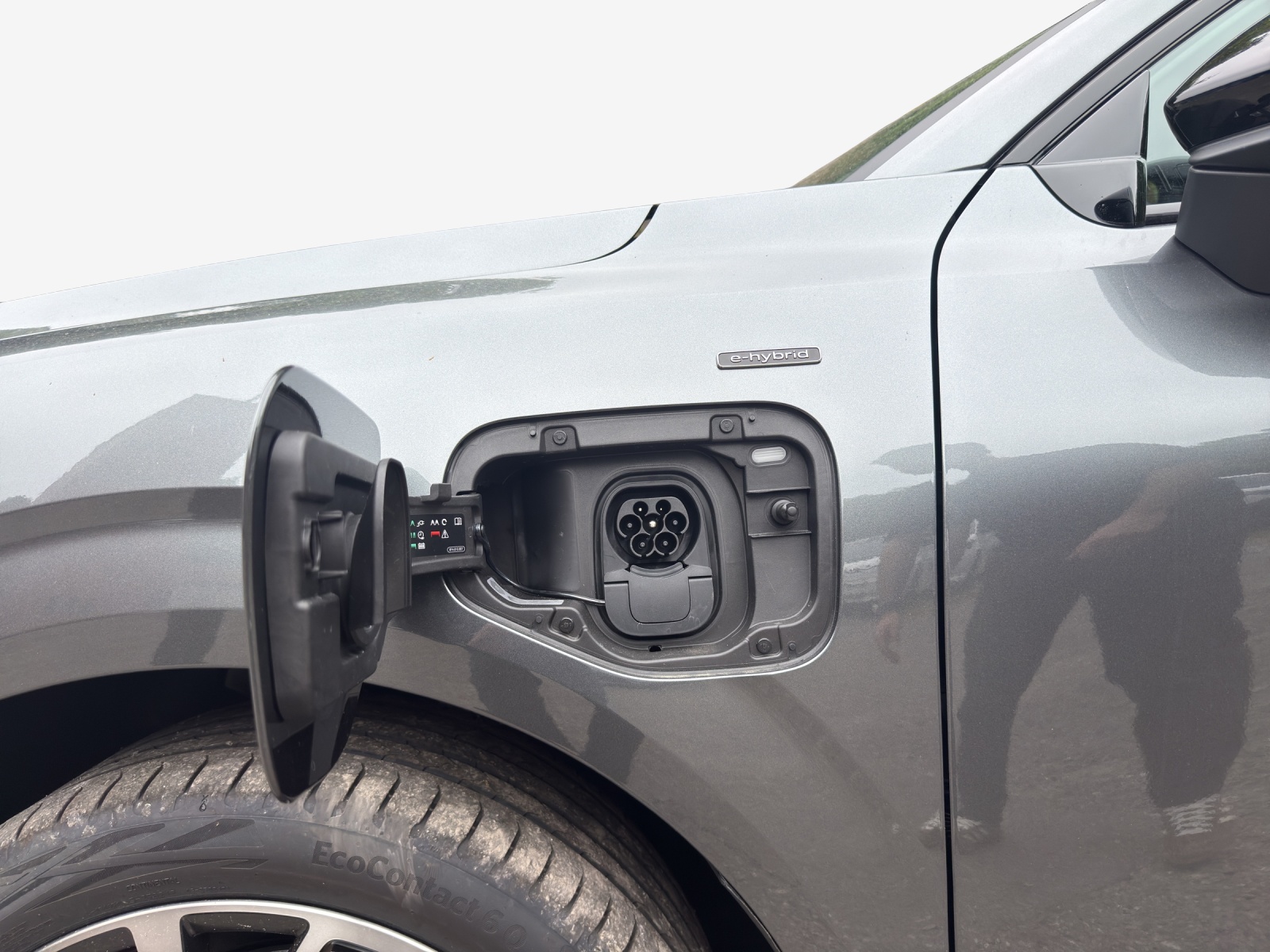 AUDI Q3 SUV e-hybrid 200 kW S tronig-image-14
