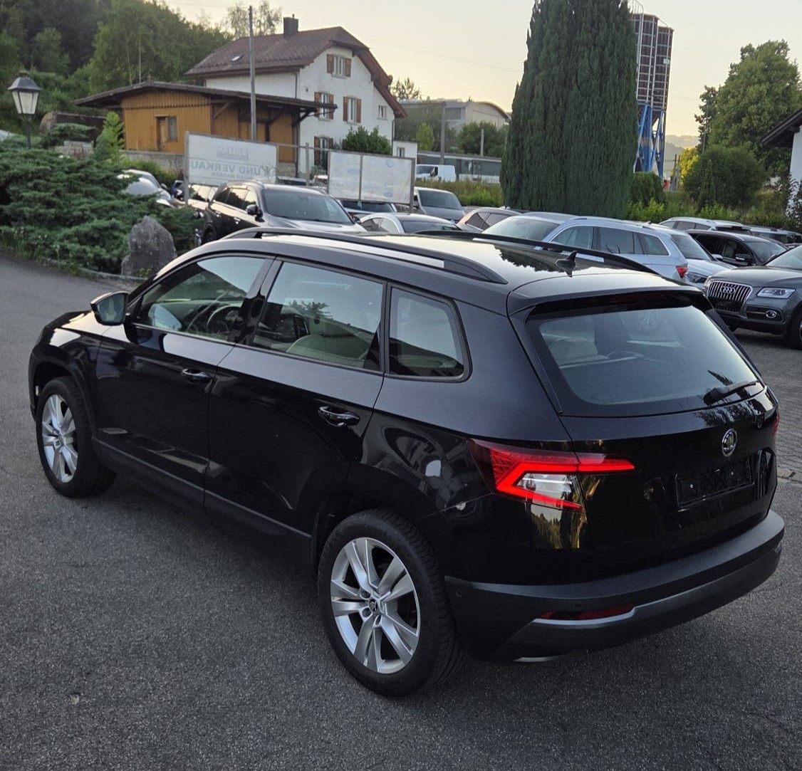 SKODA Karoq 2.0 TDI CR Ambition 4x4 DSG-image-6