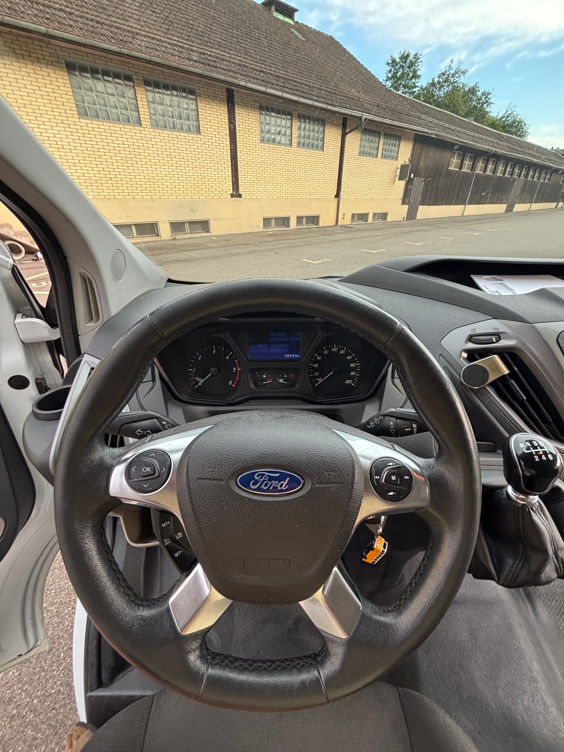 FORD TRANSIT CUSTOM-image-13