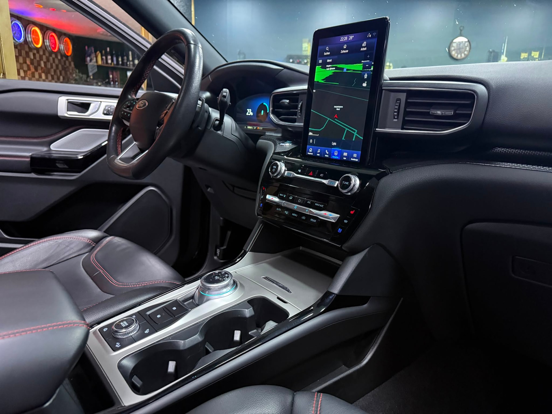 HYUNDAI "BUSINESS" STARIA "PREMIUM" 2.2 CRDi VERTEX 4WD AUTOMAT. CH WAGEN. VOLL OPTIONEN. MOD.05.2023 !!-image-5