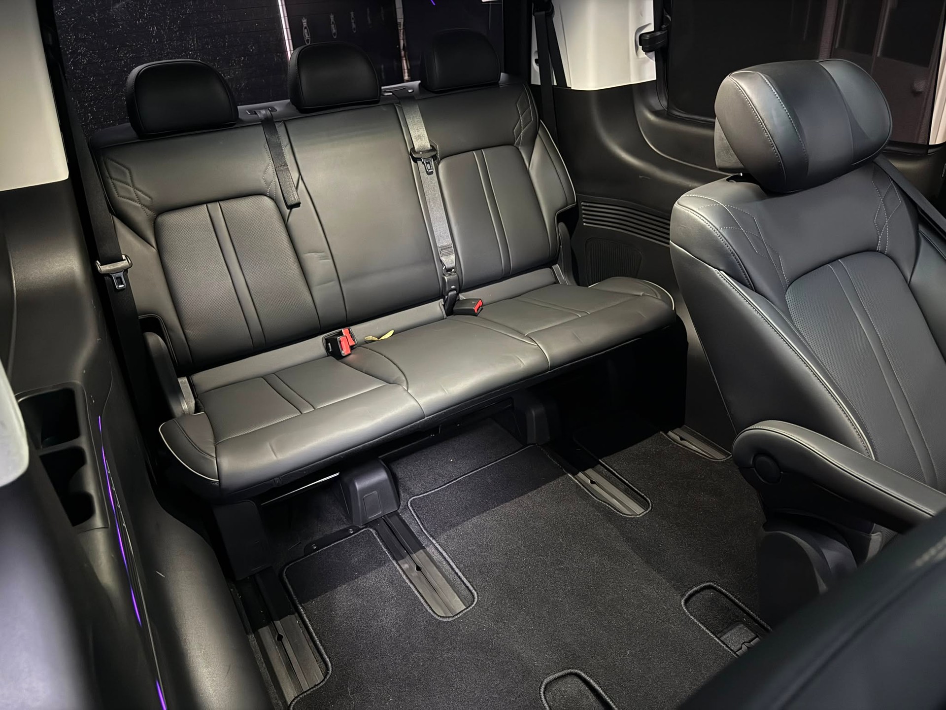 HYUNDAI "BUSINESS" STARIA "PREMIUM" 2.2 CRDi VERTEX 4WD AUTOMAT. CH WAGEN. VOLL OPTIONEN. MOD.05.2023 !!-image-11