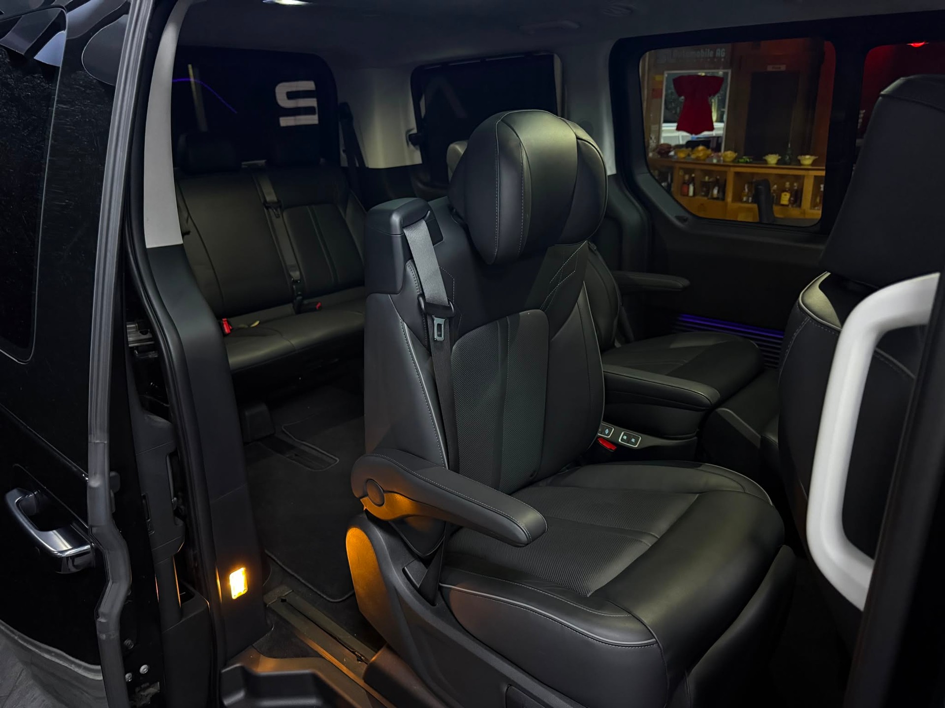 HYUNDAI "BUSINESS" STARIA "PREMIUM" 2.2 CRDi VERTEX 4WD AUTOMAT. CH WAGEN. VOLL OPTIONEN. MOD.05.2023 !!-image-21