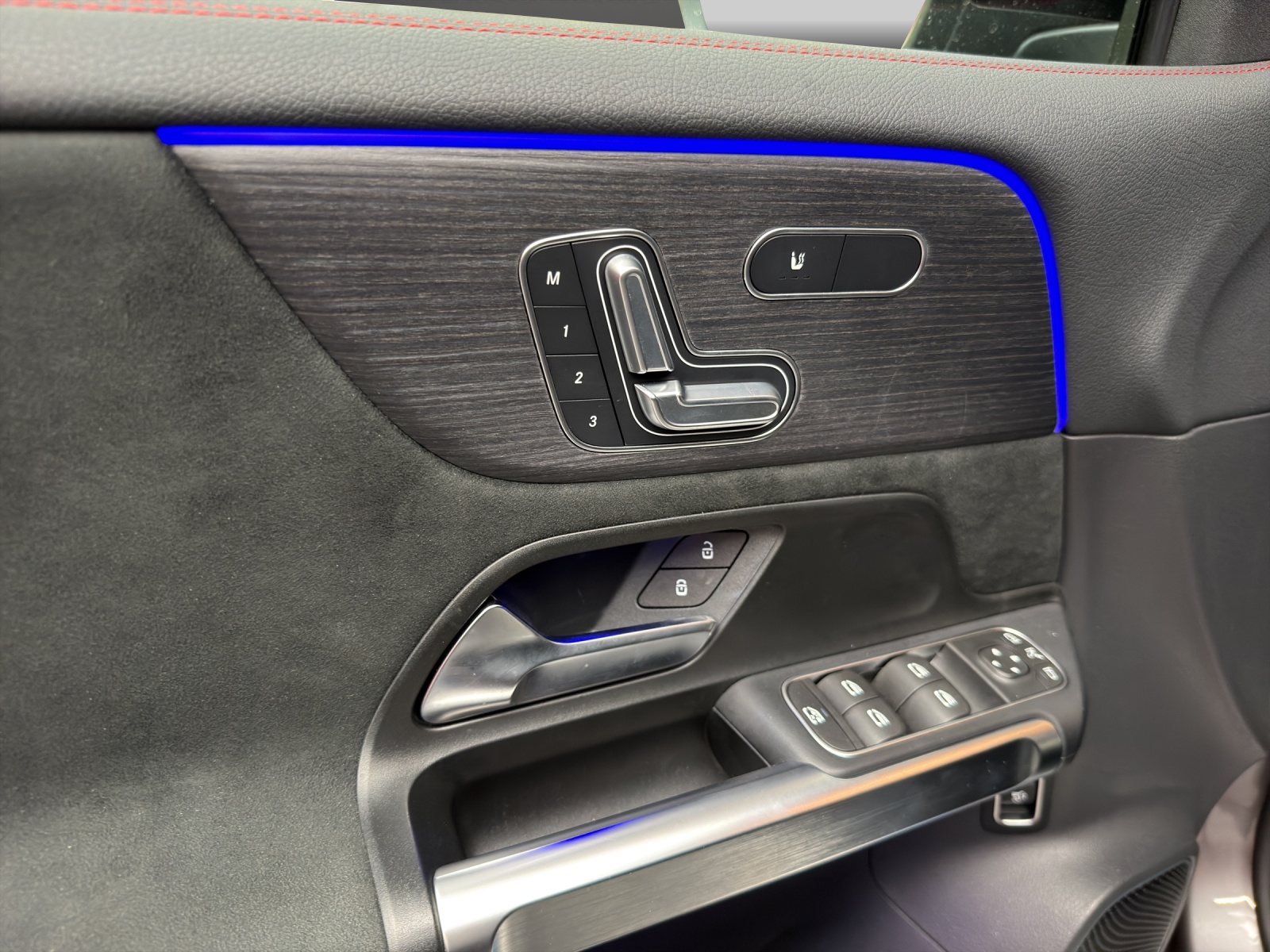 MERCEDES-BENZ EQB 350 AMG Line 4Matic-image-11