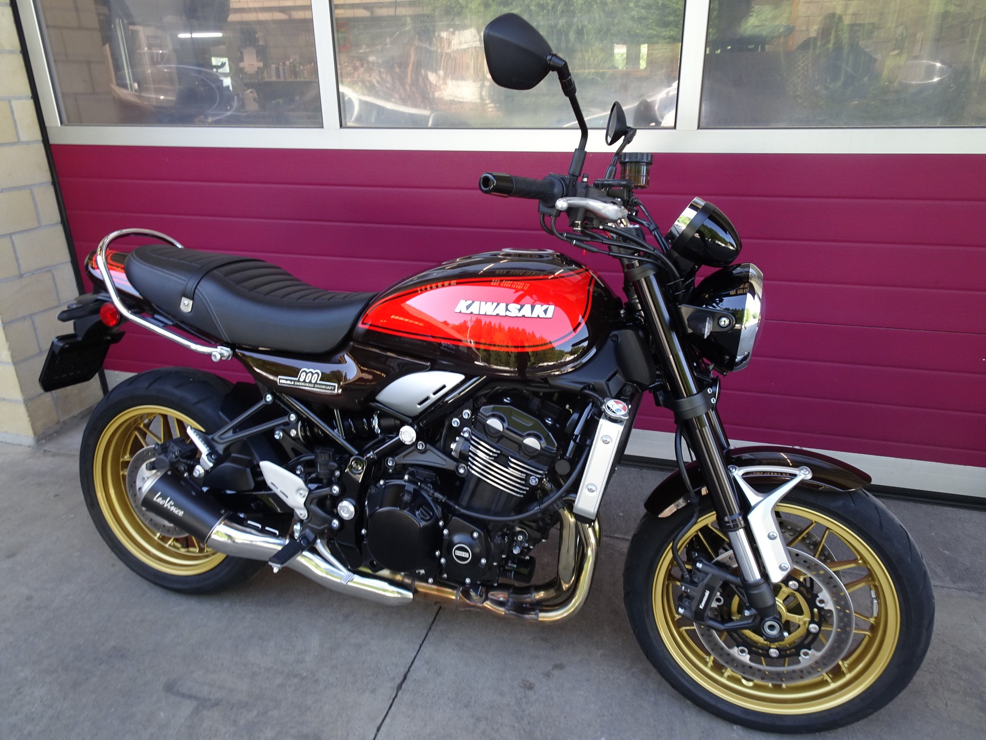 KAWASAKI Z 900 RS-showroom-element-2