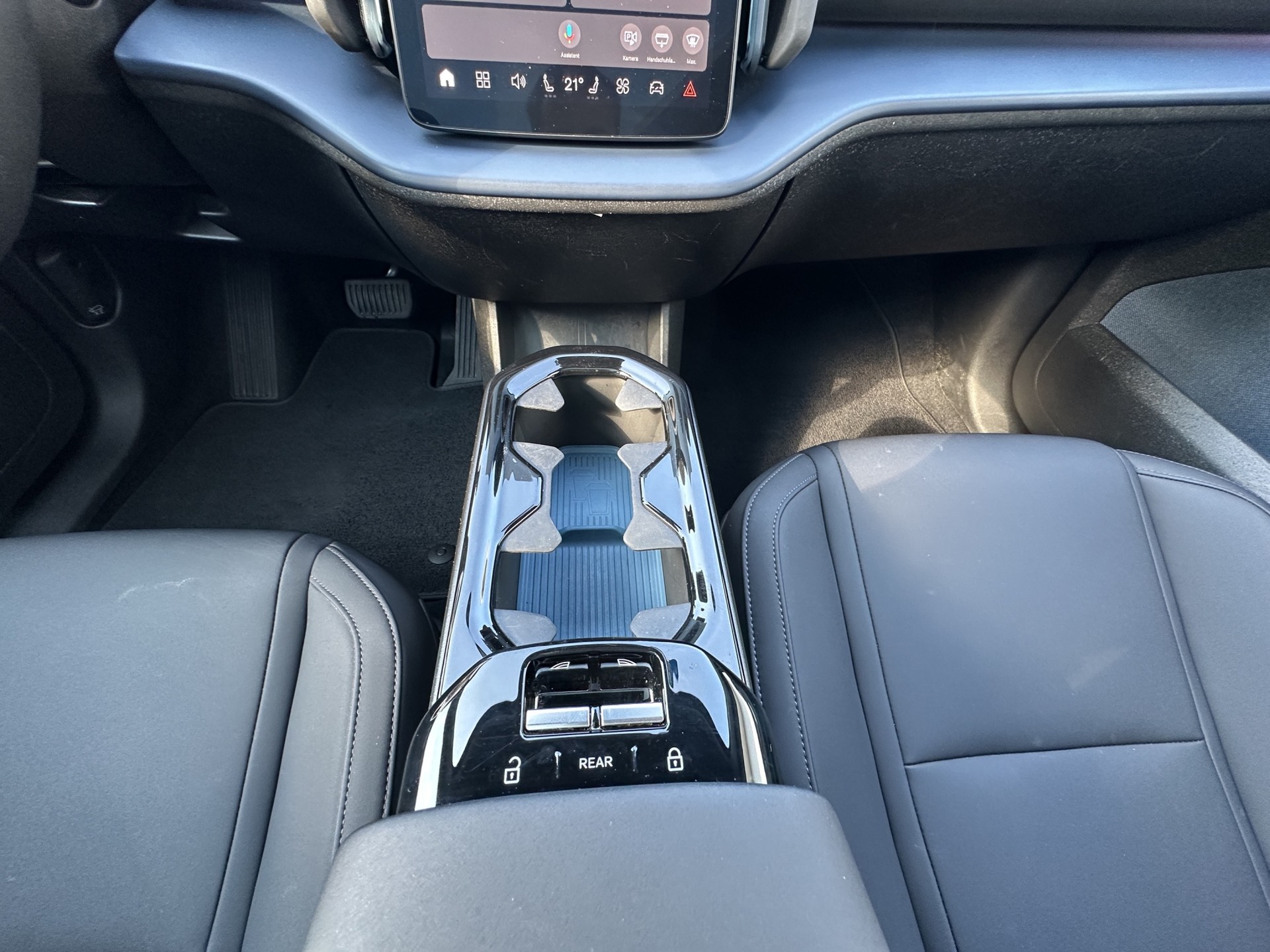 VOLVO EX30 E60 Twin Ultra AWD-image-11