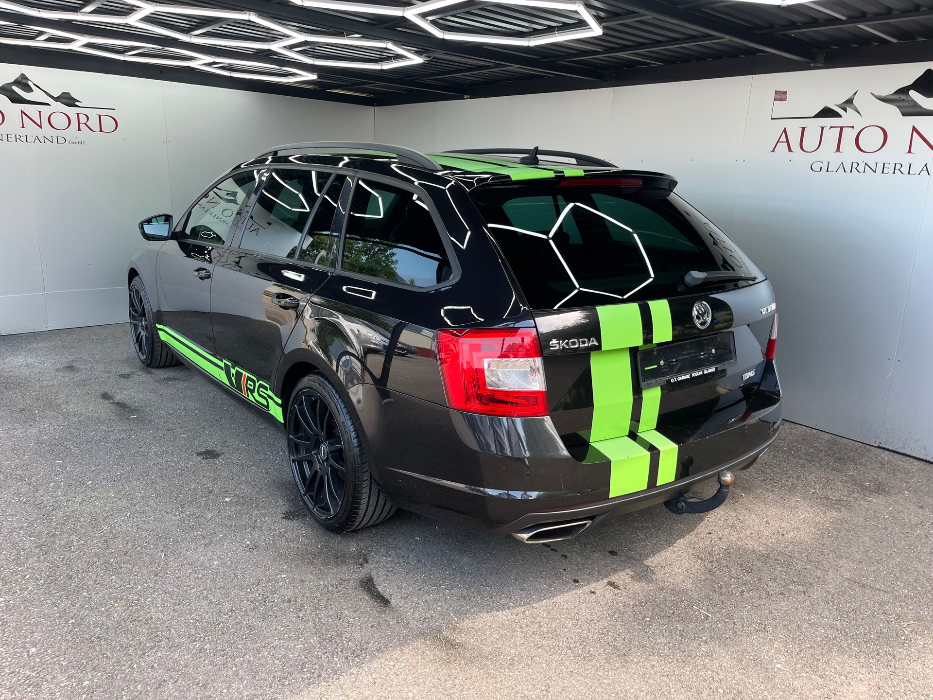 SKODA Octavia Combi 2.0 TSI RS-image-3