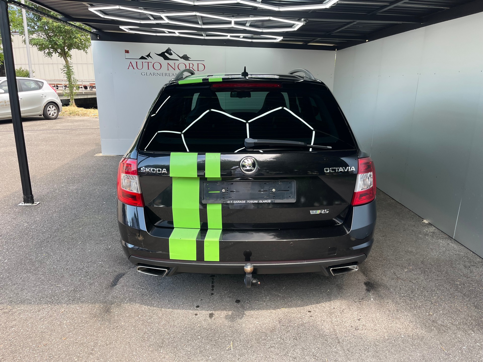 SKODA Octavia Combi 2.0 TSI RS-image-4