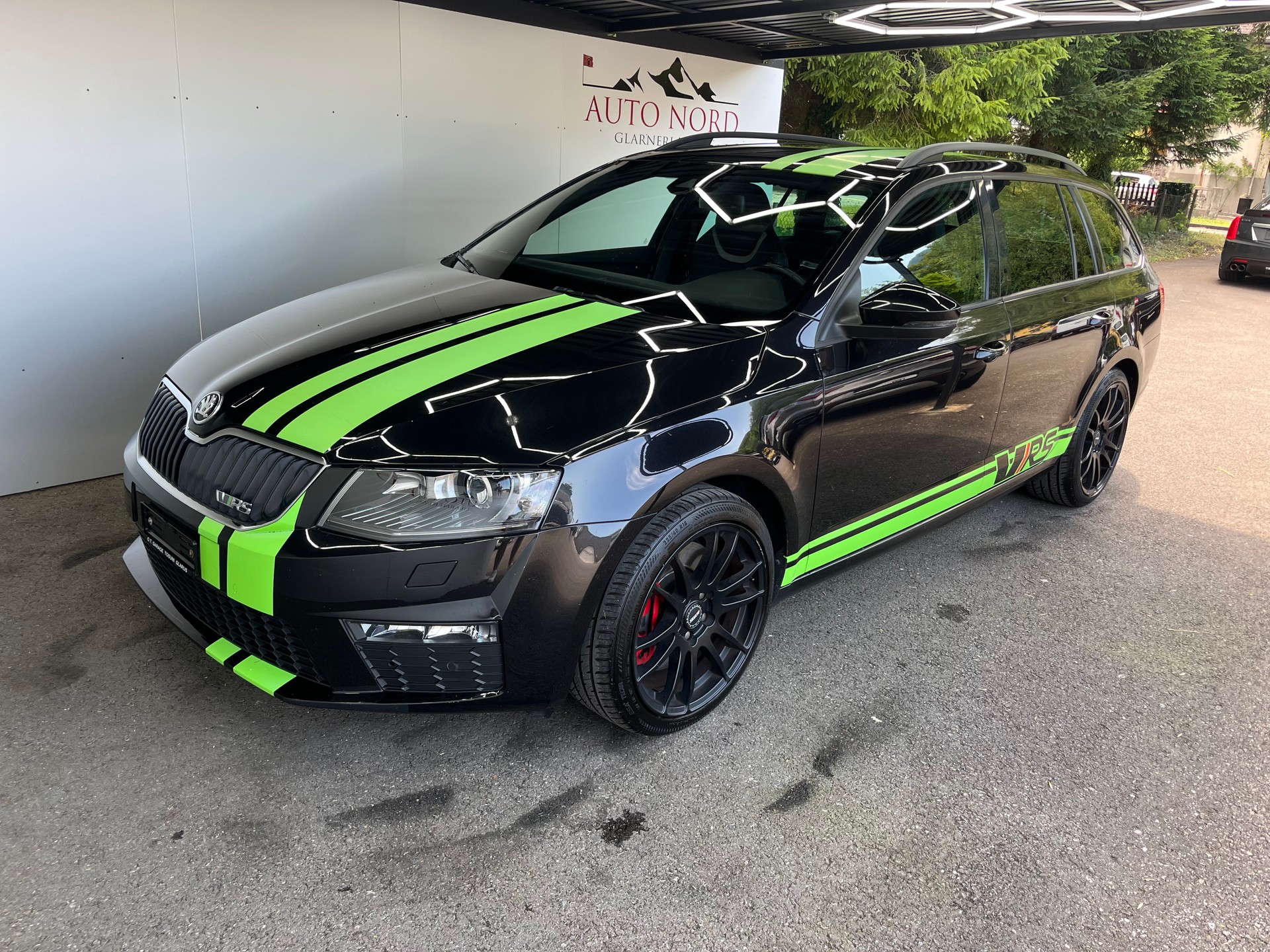 SKODA Octavia Combi 2.0 TSI RS-image-2