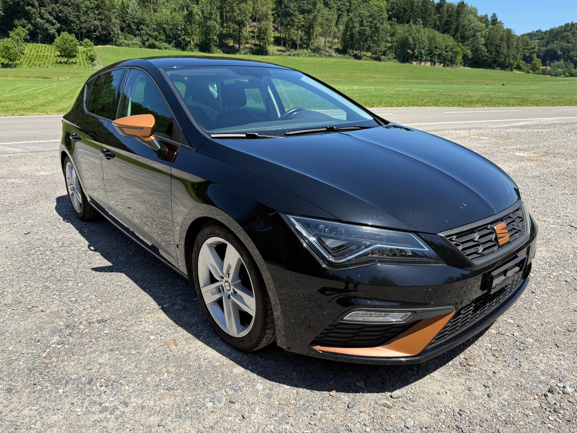 SEAT Leon 1.4 TSI Xcellence-showroom-element-1