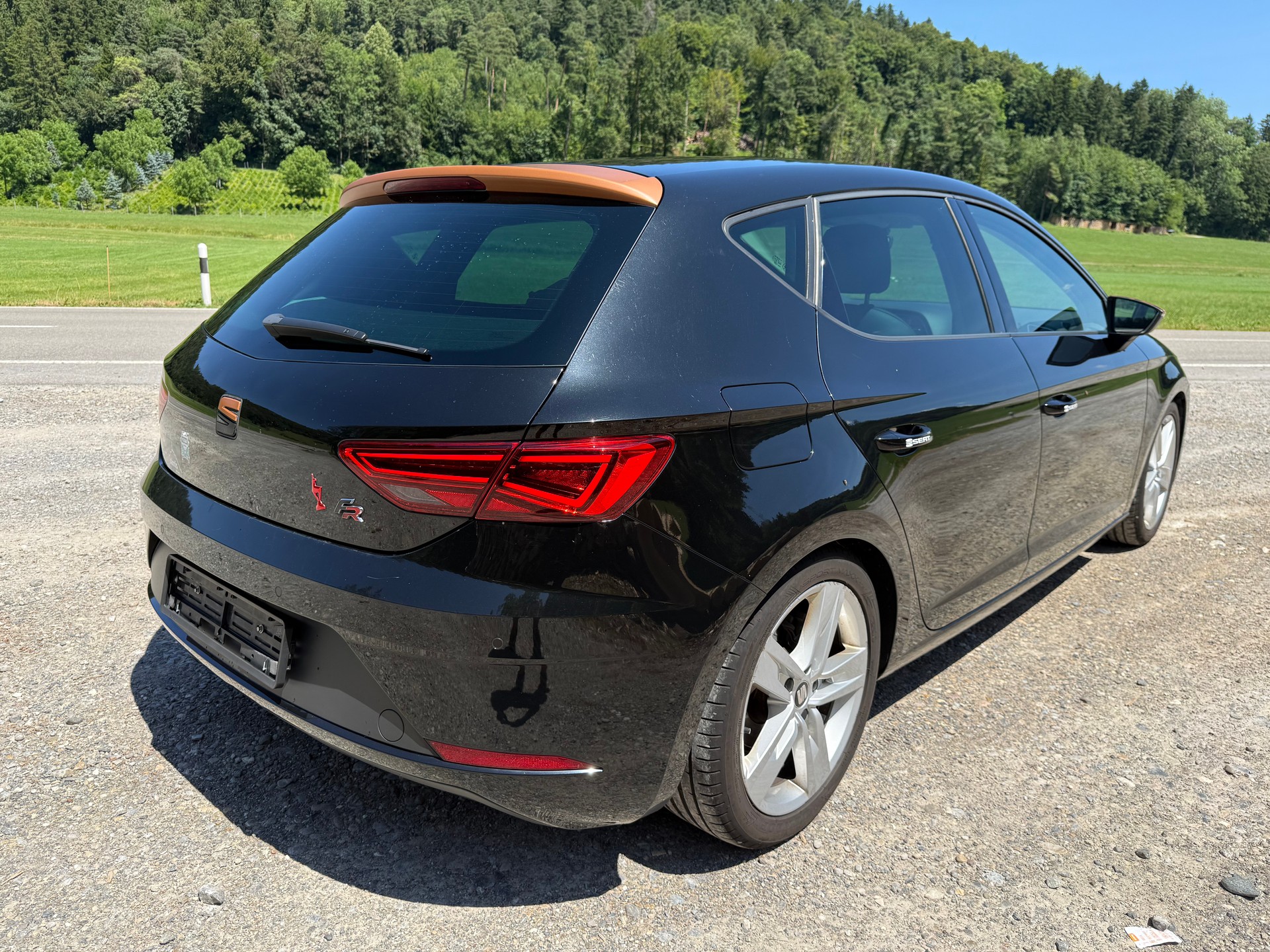 SEAT Leon 1.4 TSI Xcellence-showroom-element-2