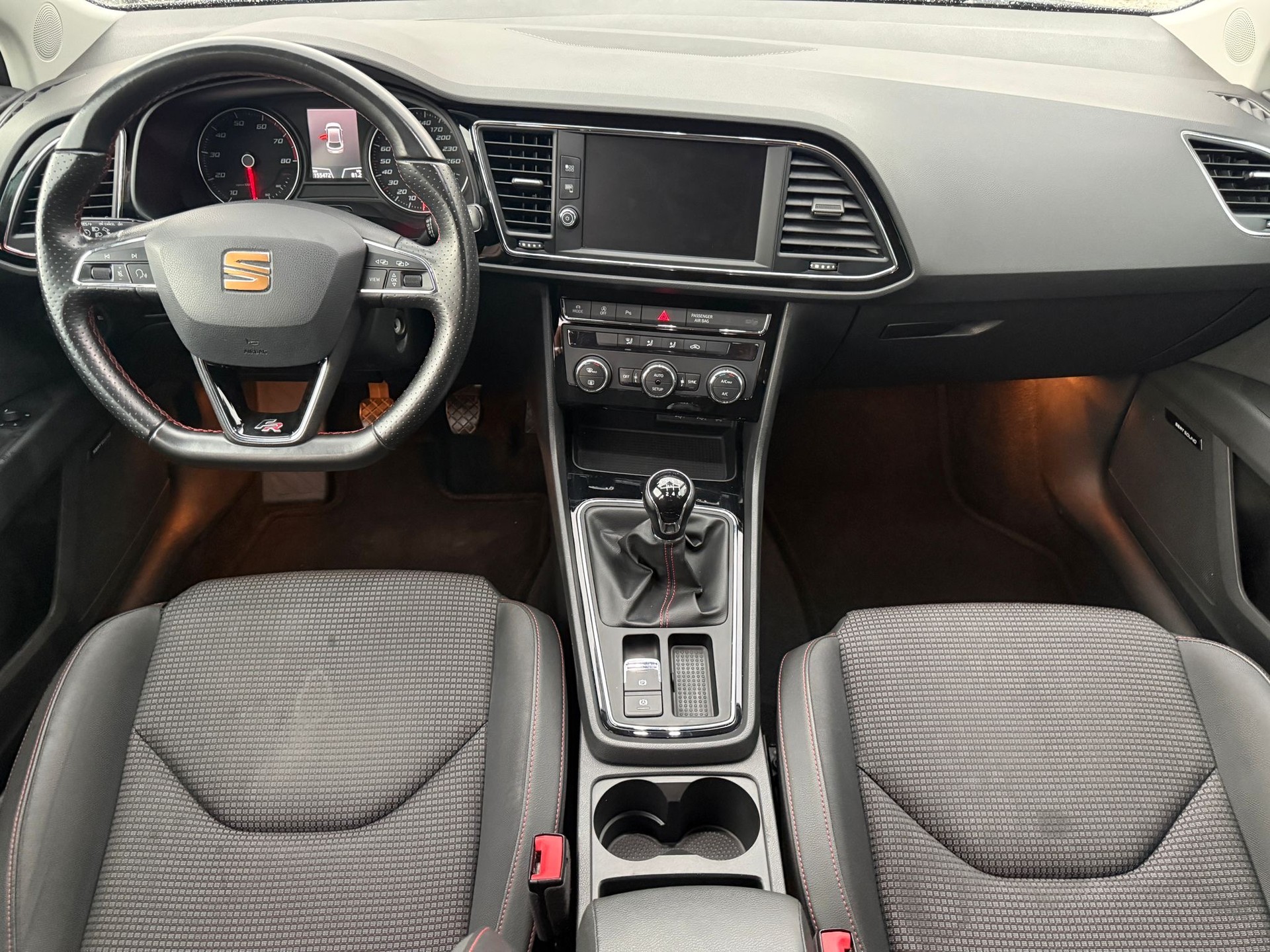 SEAT Leon 1.4 TSI Xcellence-image-15