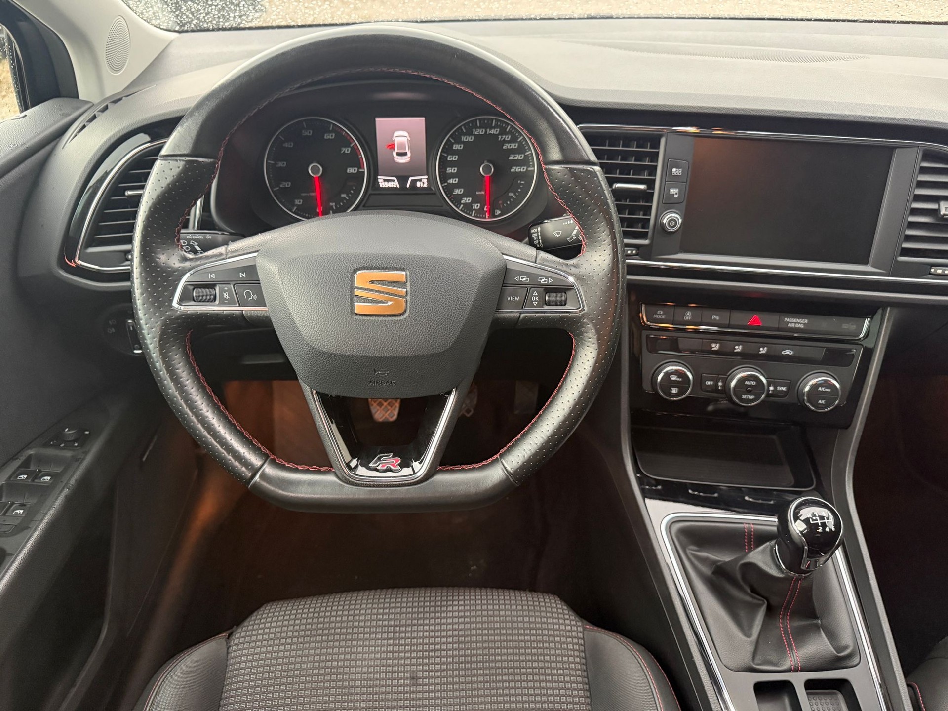 SEAT Leon 1.4 TSI Xcellence-image-13