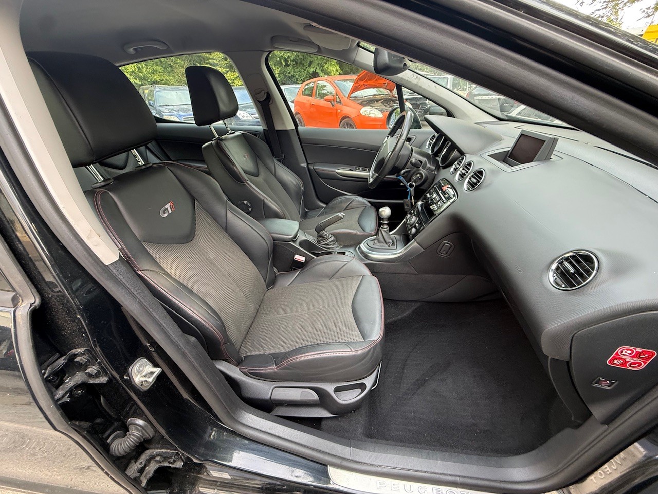 PEUGEOT 308 1.6 16V T GTi-image-9