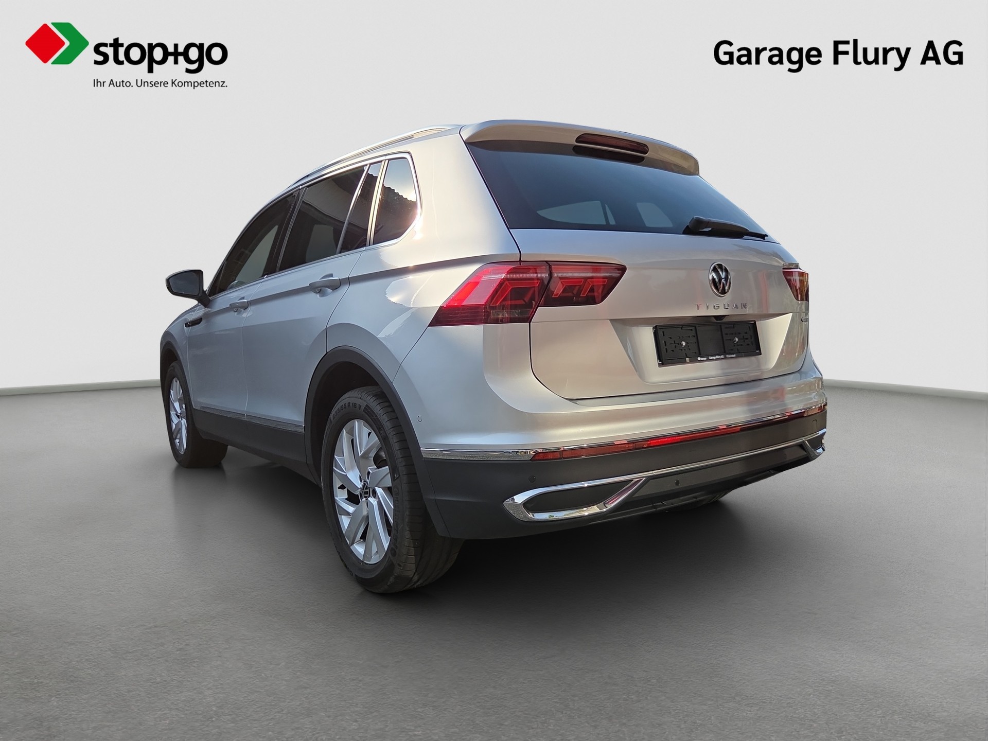 VW Tiguan 2.0TSI Elegance 4Motion DSG-image-3