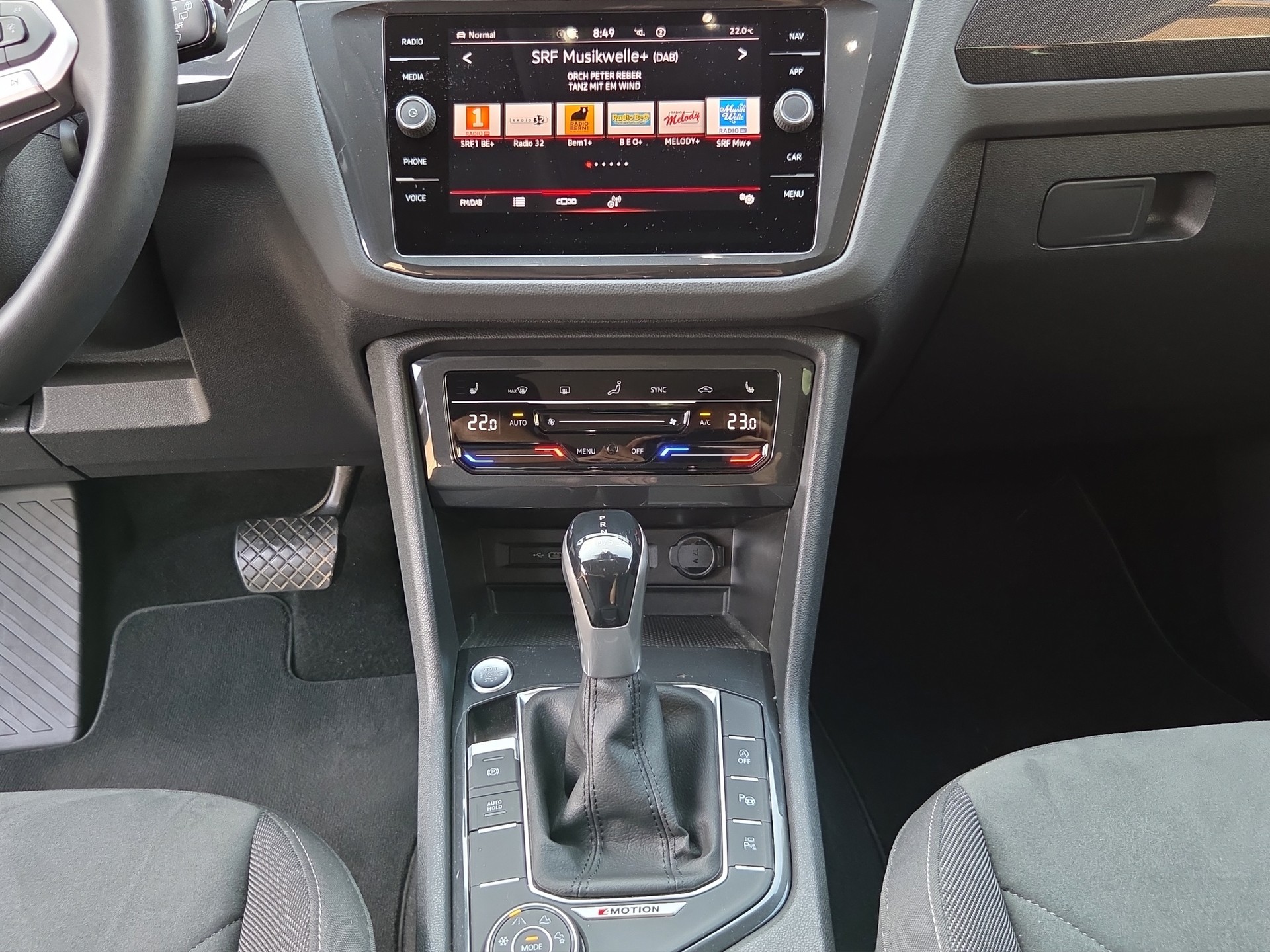VW Tiguan 2.0TSI Elegance 4Motion DSG-image-11