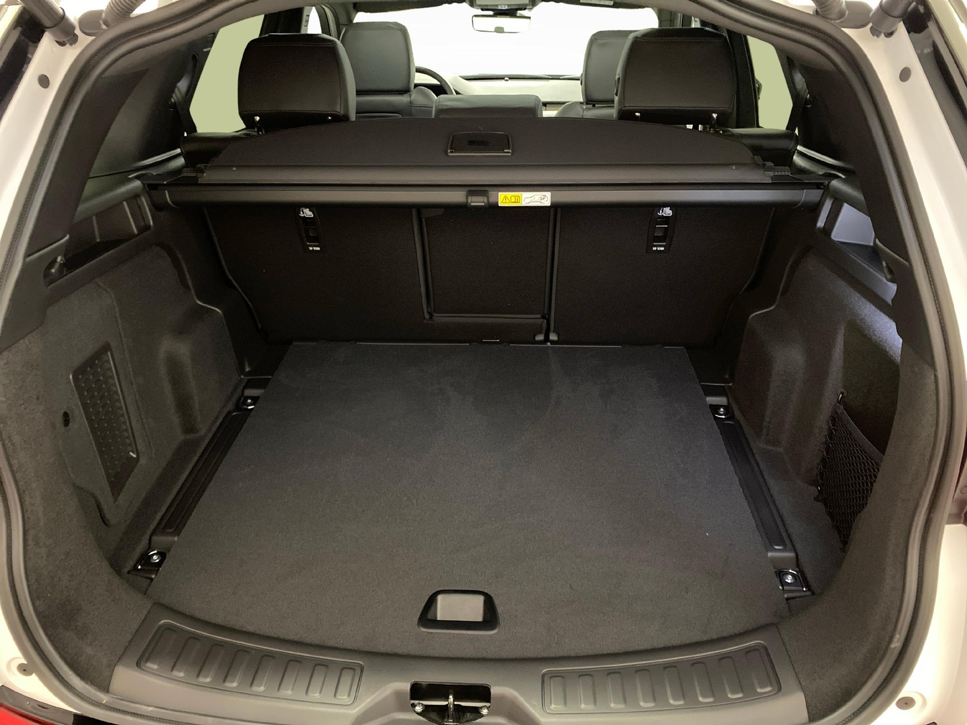 LAND ROVER Discovery Sport 1.5 T 270e Metropolitan-image-12