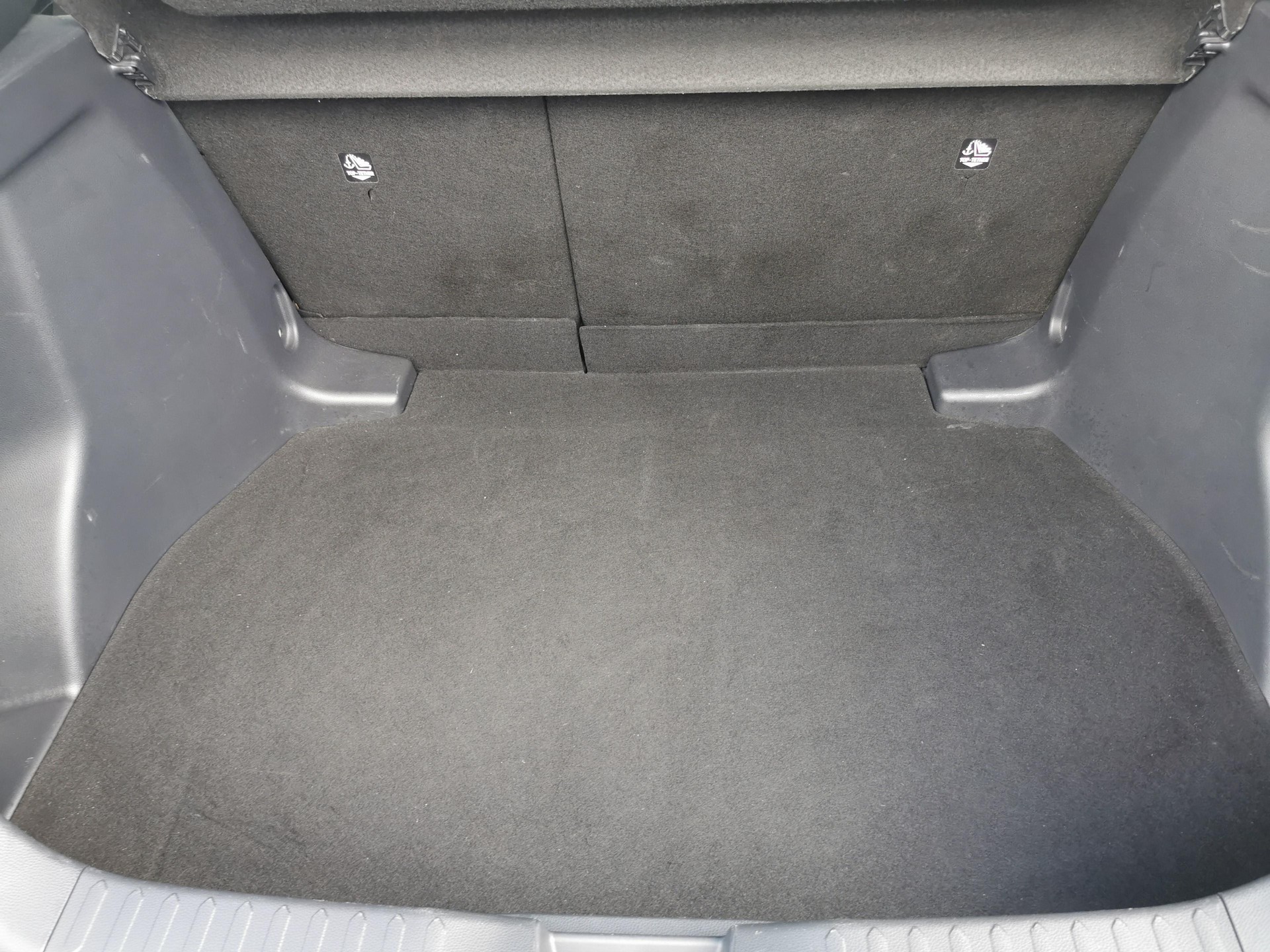 TOYOTA C-HR 1.8 HEV Comfort-image-7