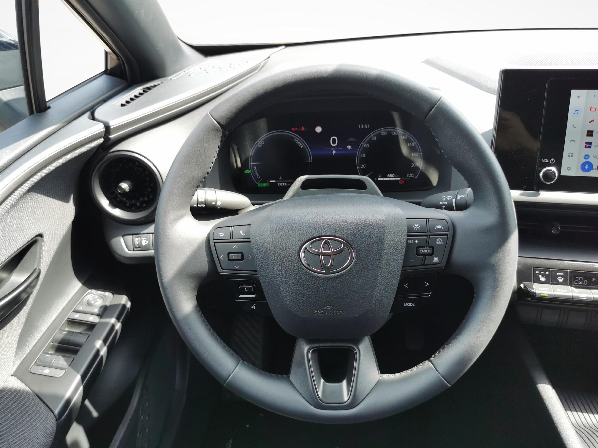TOYOTA C-HR 1.8 HEV Comfort-image-4