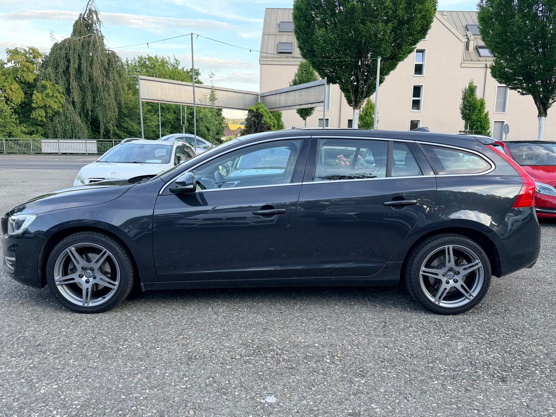 VOLVO V60 T4 Summum Powershift-image-11
