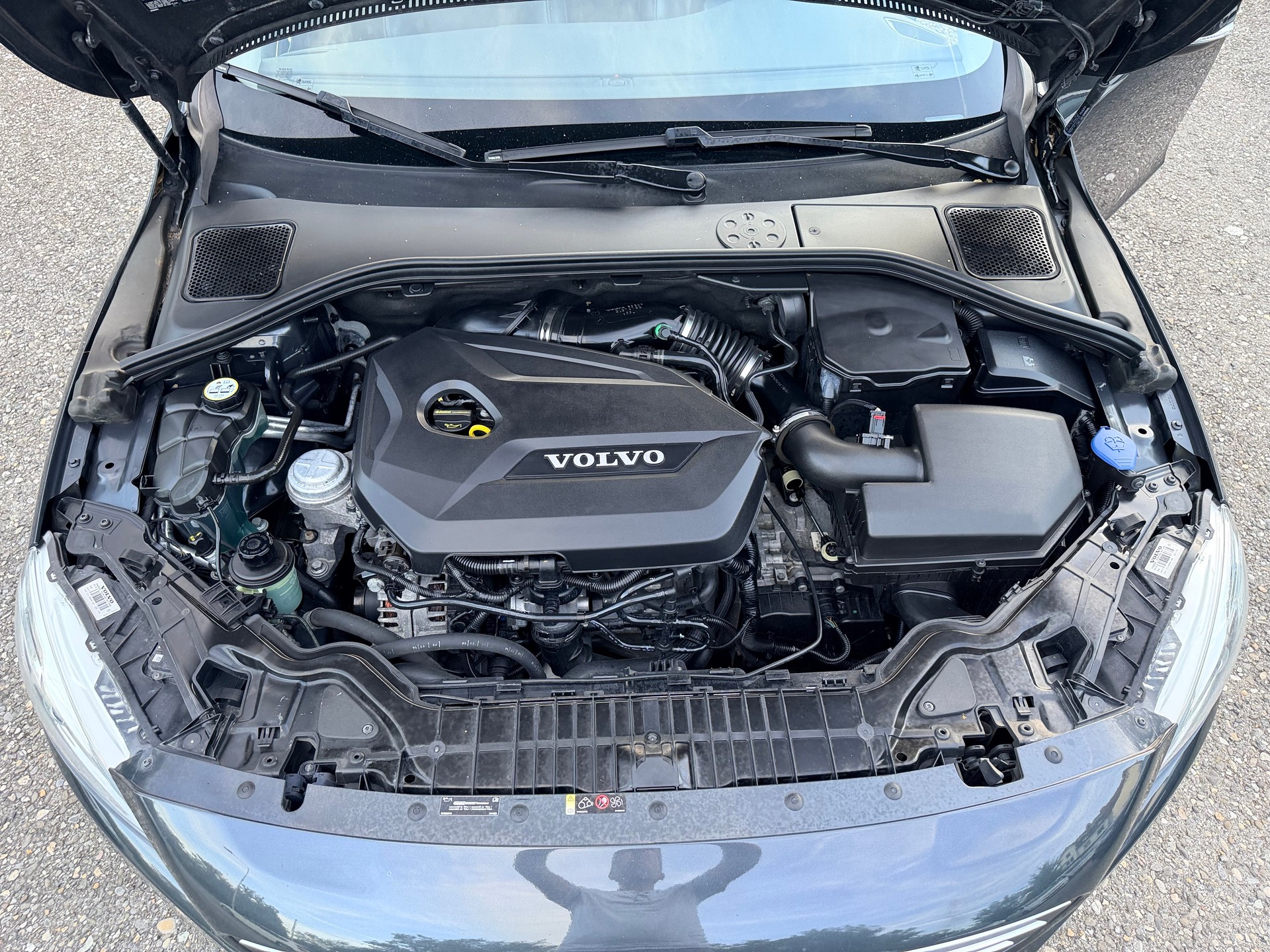 VOLVO V60 T4 Summum Powershift-image-18