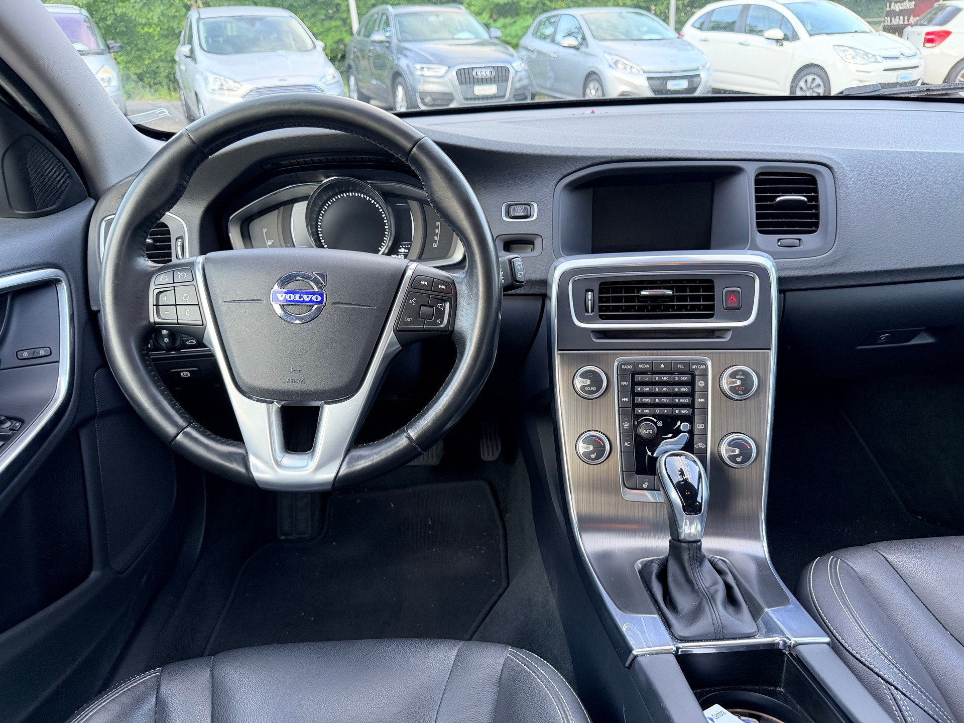 VOLVO V60 T4 Summum Powershift-image-12