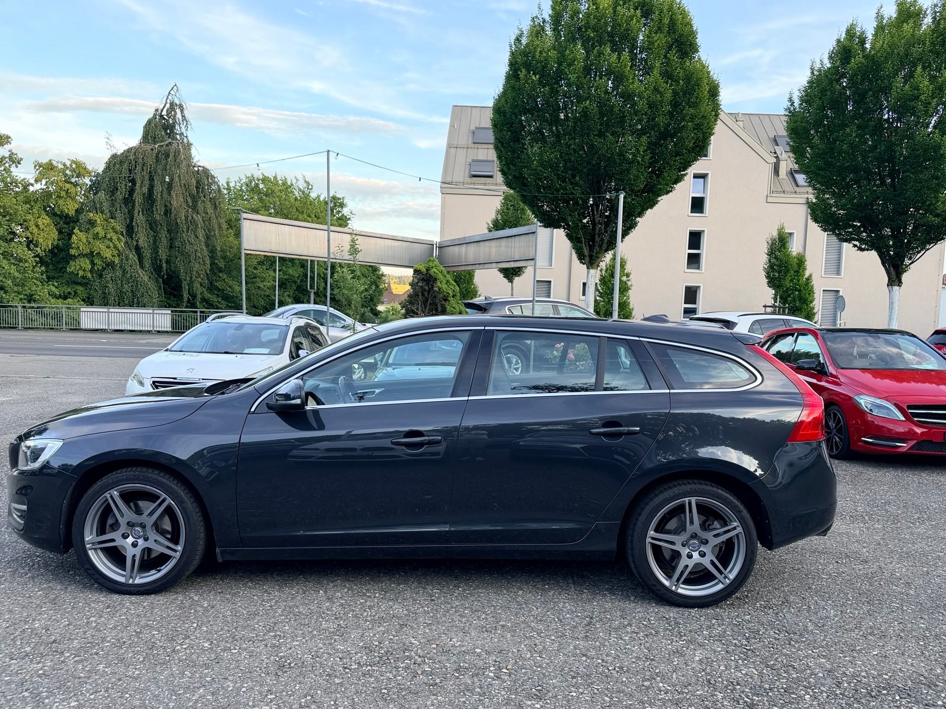 VOLVO V60 T4 Summum Powershift-image-8