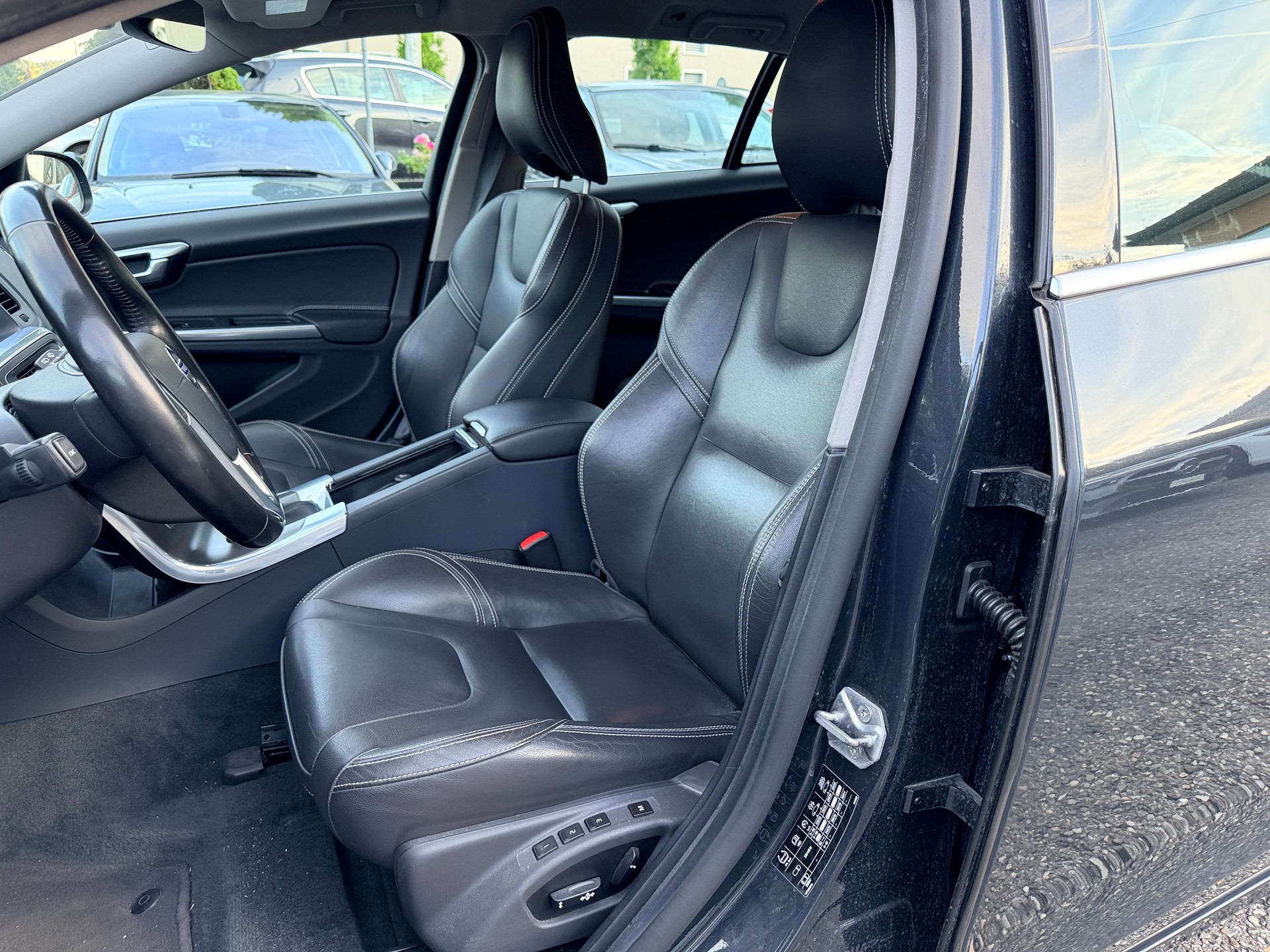 VOLVO V60 T4 Summum Powershift-image-14