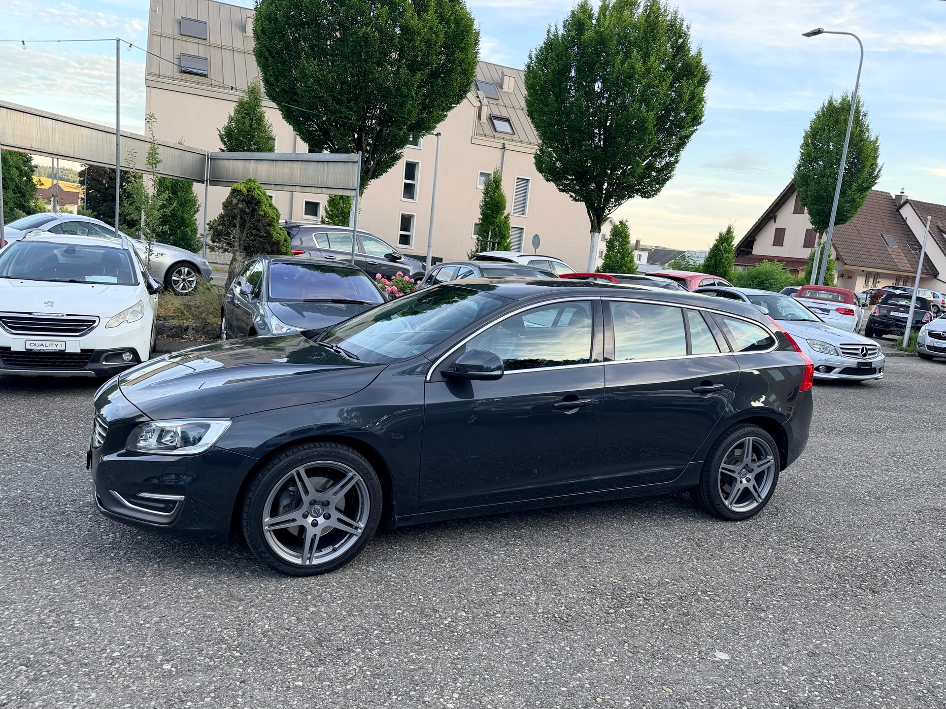 VOLVO V60 T4 Summum Powershift-image-3