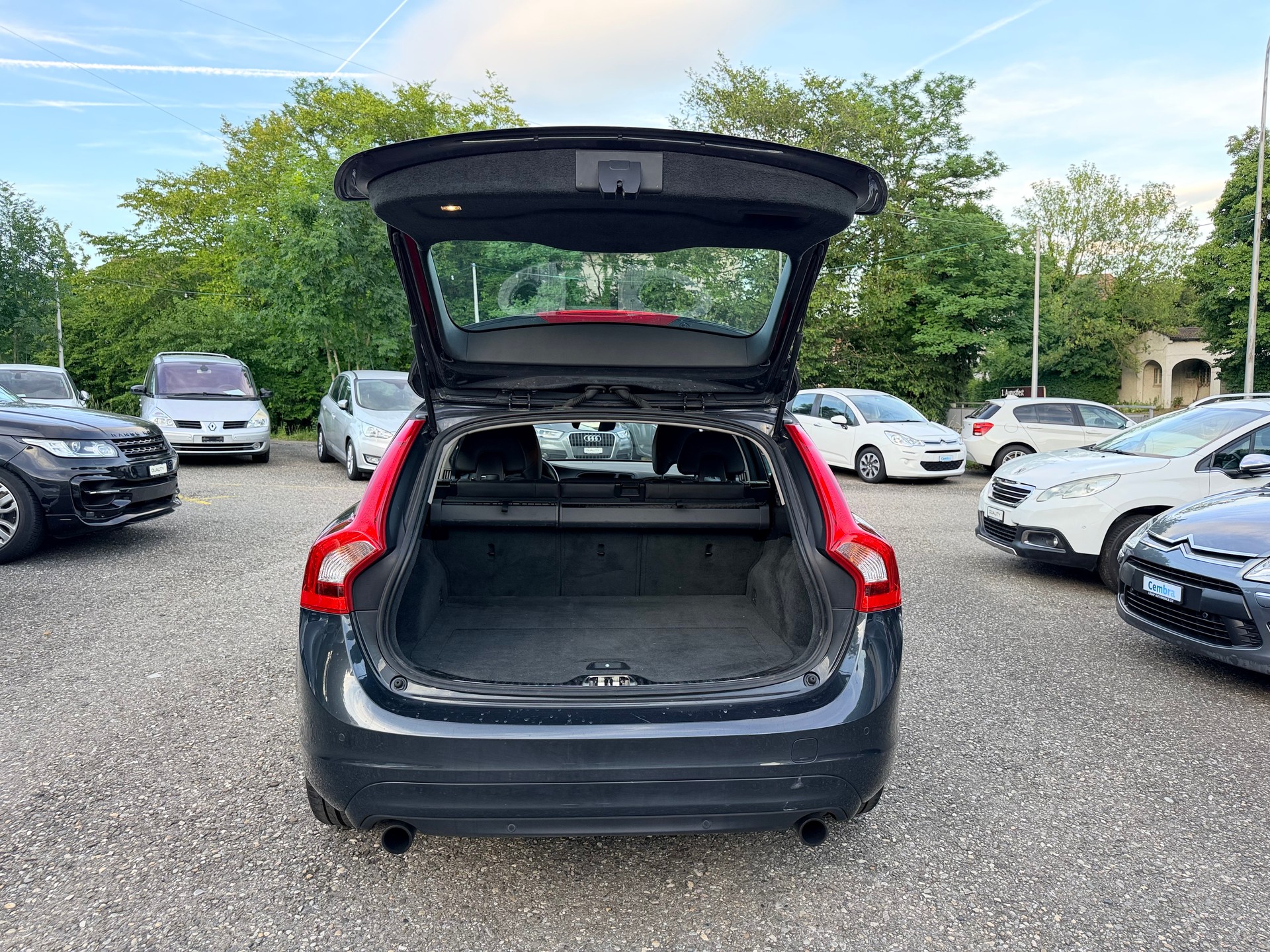 VOLVO V60 T4 Summum Powershift-image-10