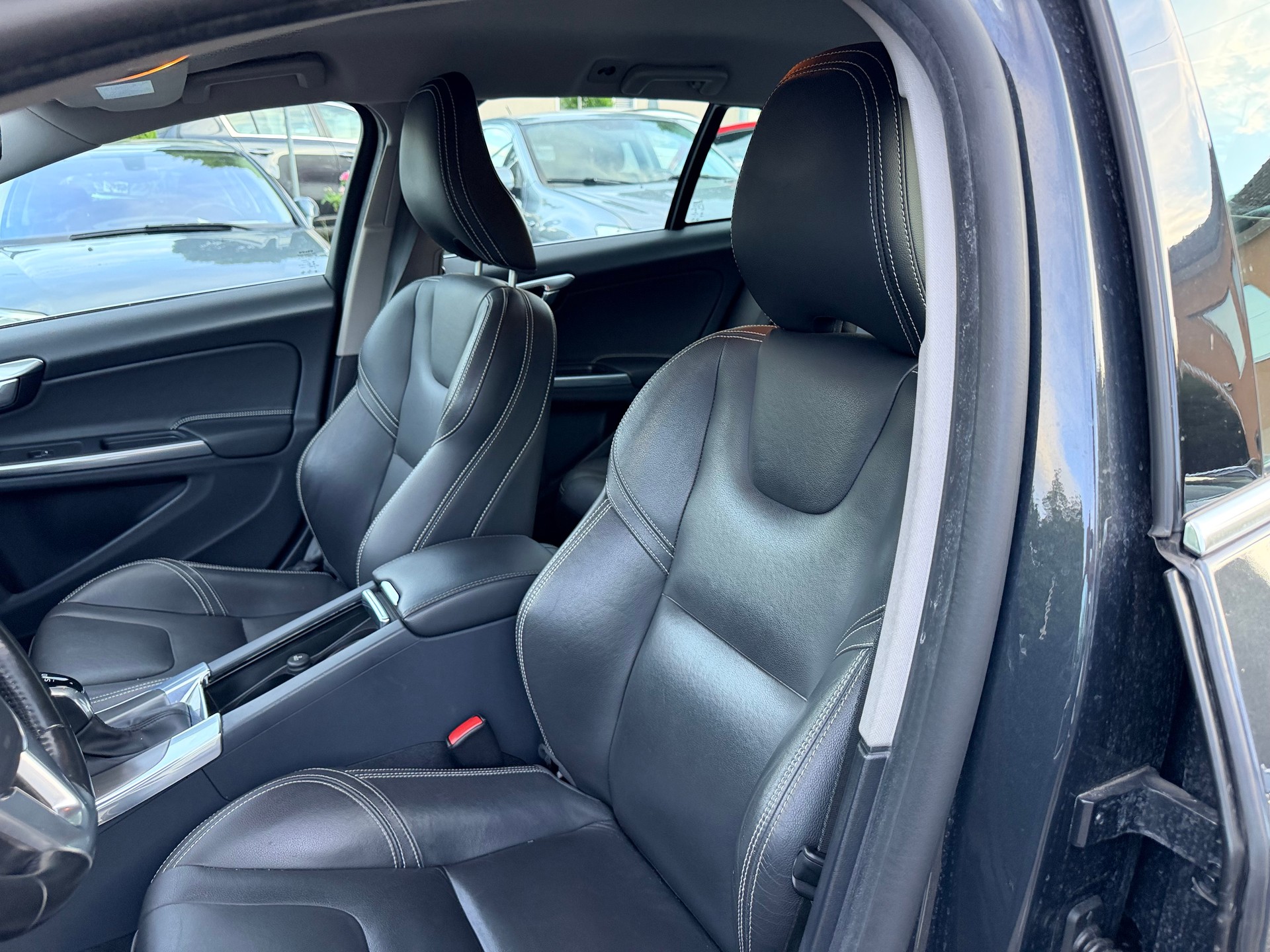 VOLVO V60 T4 Summum Powershift-image-15