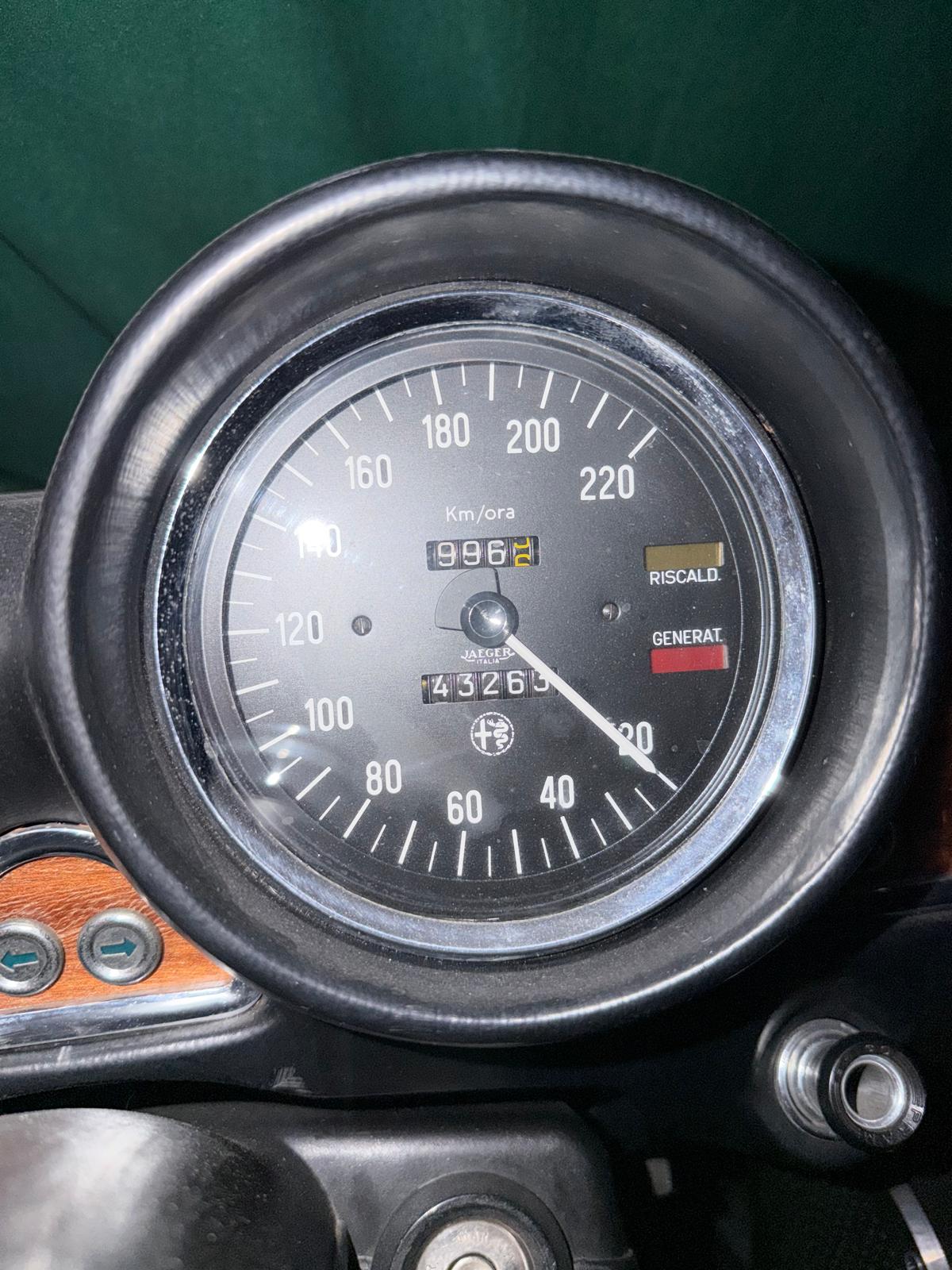 ALFA ROMEO 1750-image-9