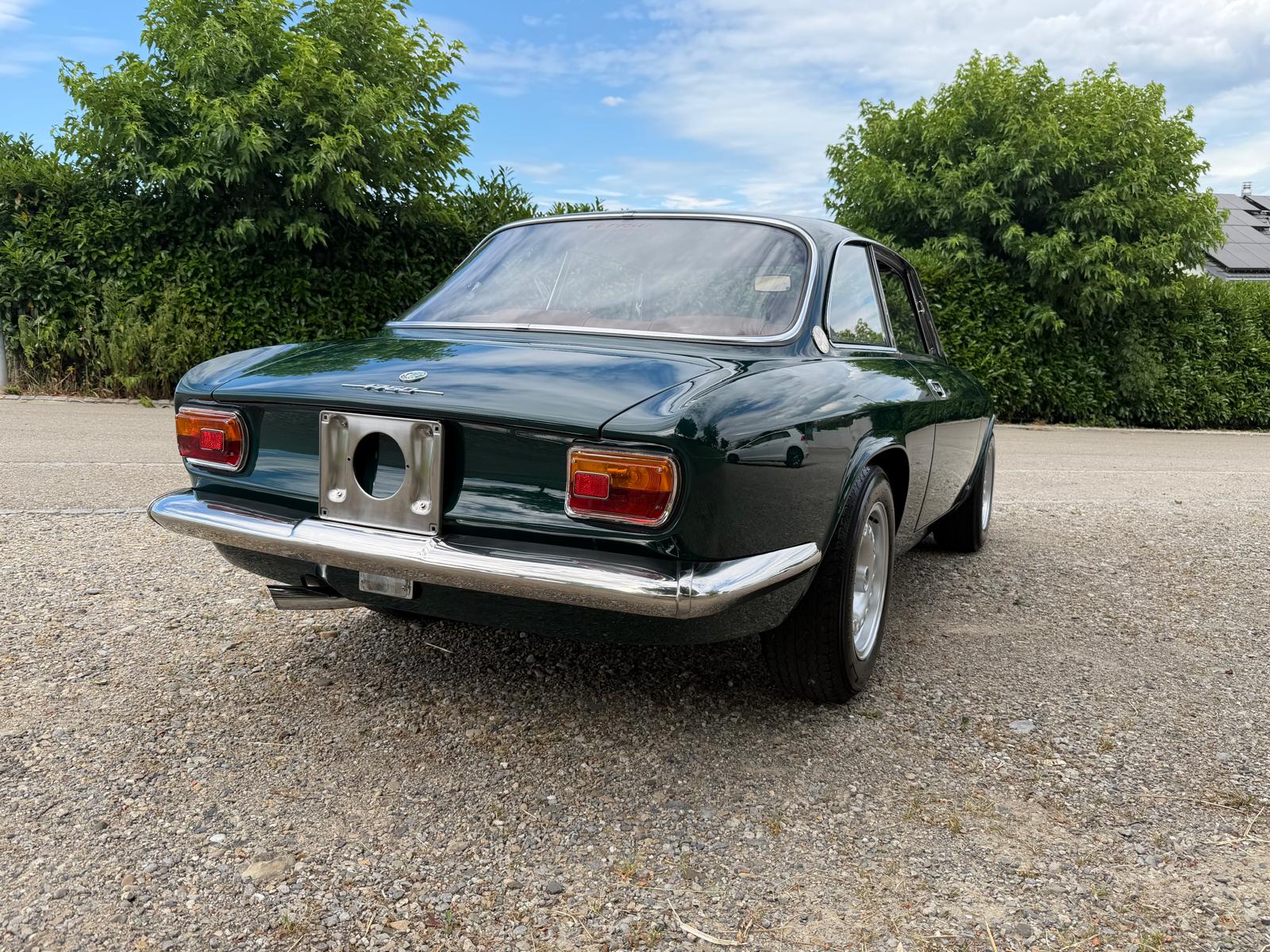 ALFA ROMEO 1750-showroom-element-3